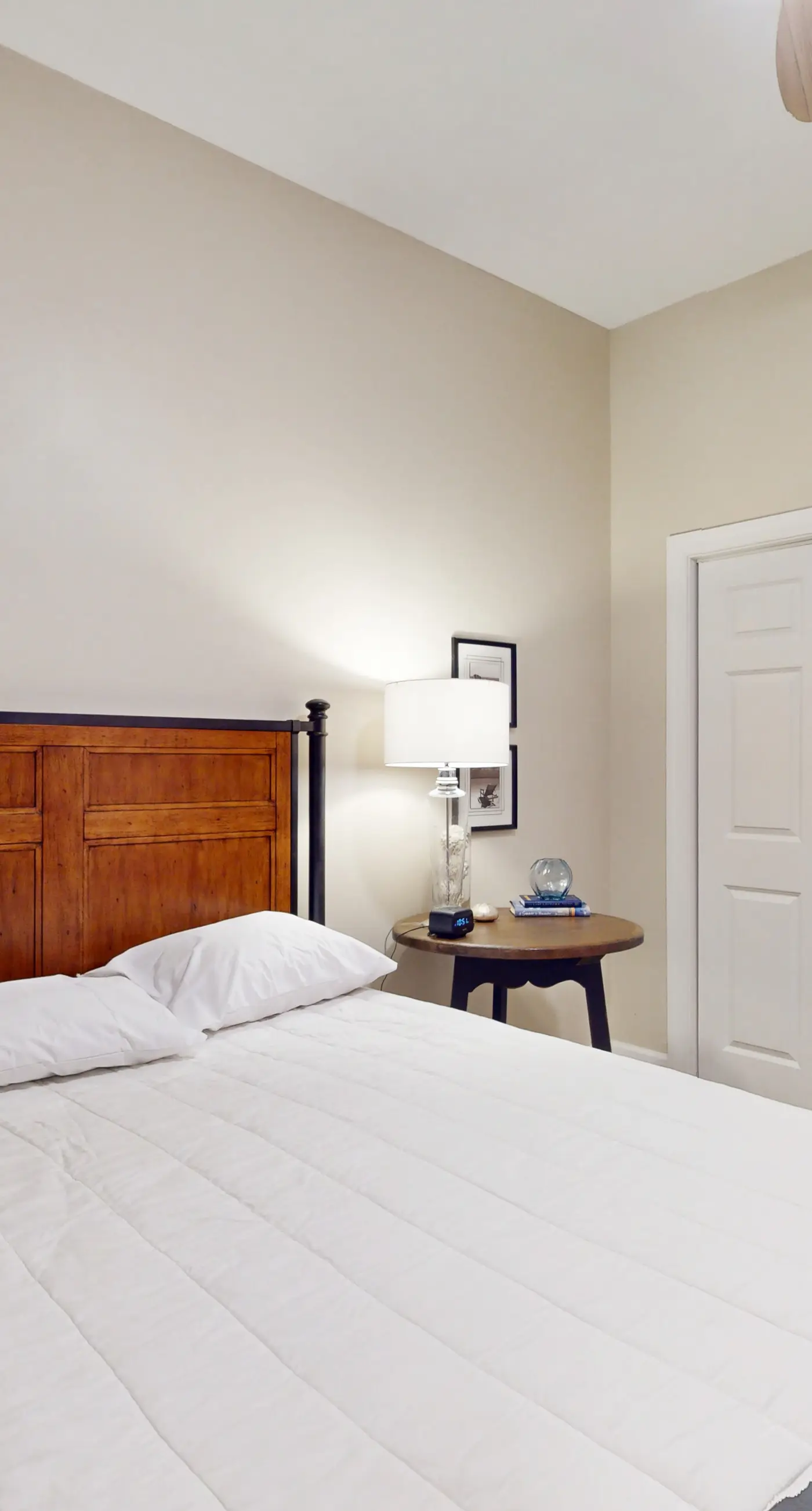 Stylish condo with screened balcony, pool, & tennis - near beach