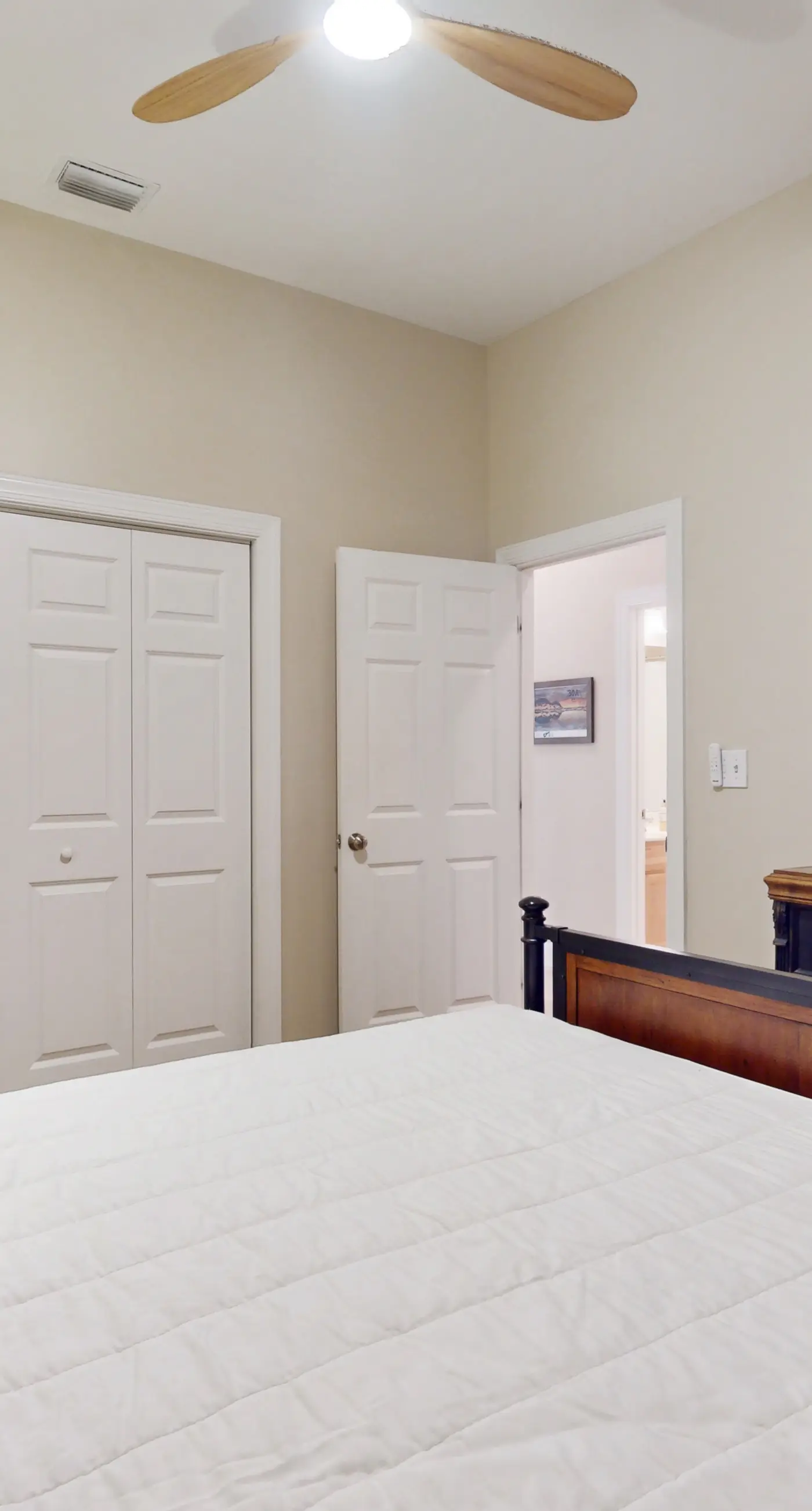 Stylish condo with screened balcony, pool, & tennis - near beach