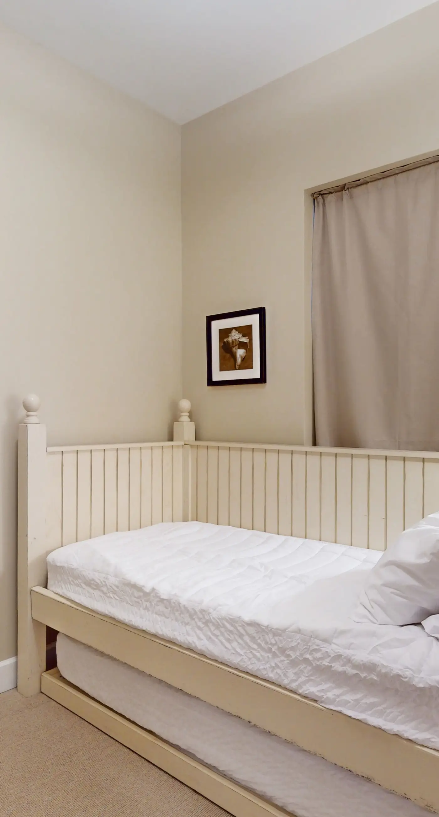 Stylish condo with screened balcony, pool, & tennis - near beach