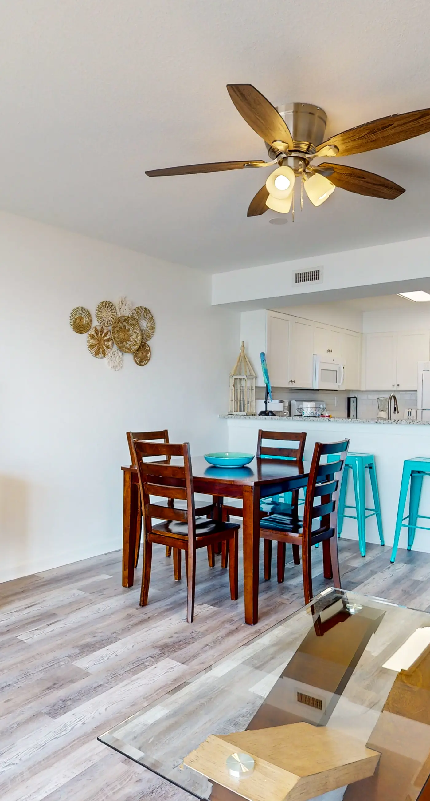 Gorgeous and cozy beachfront condo with shared pool and beach access