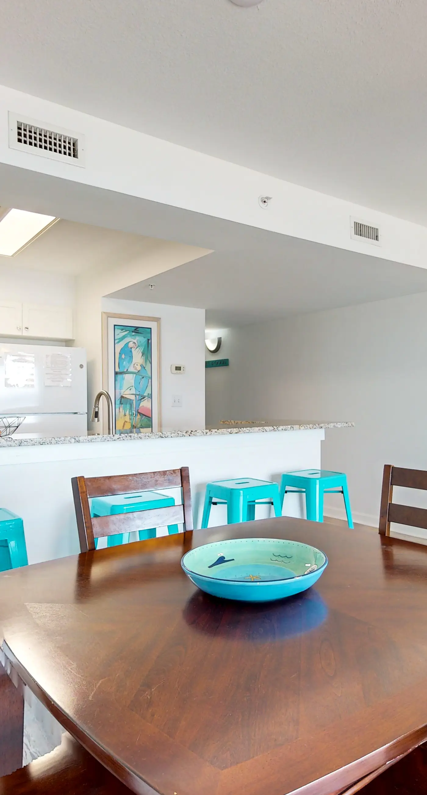 Gorgeous and cozy beachfront condo with shared pool and beach access