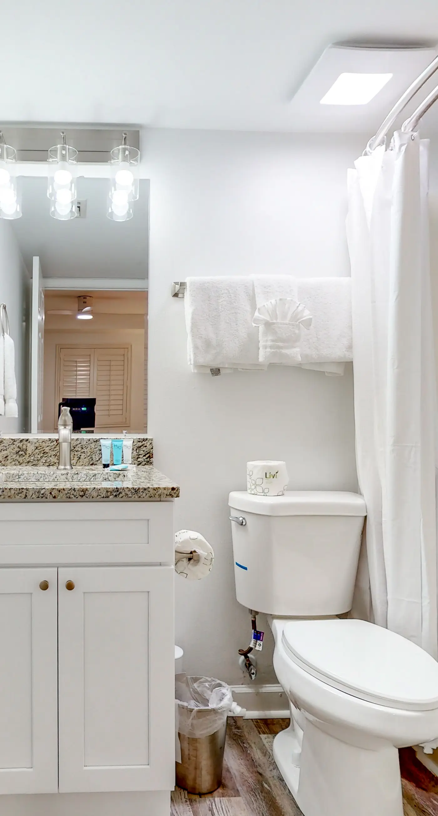 Gorgeous and cozy beachfront condo with shared pool and beach access