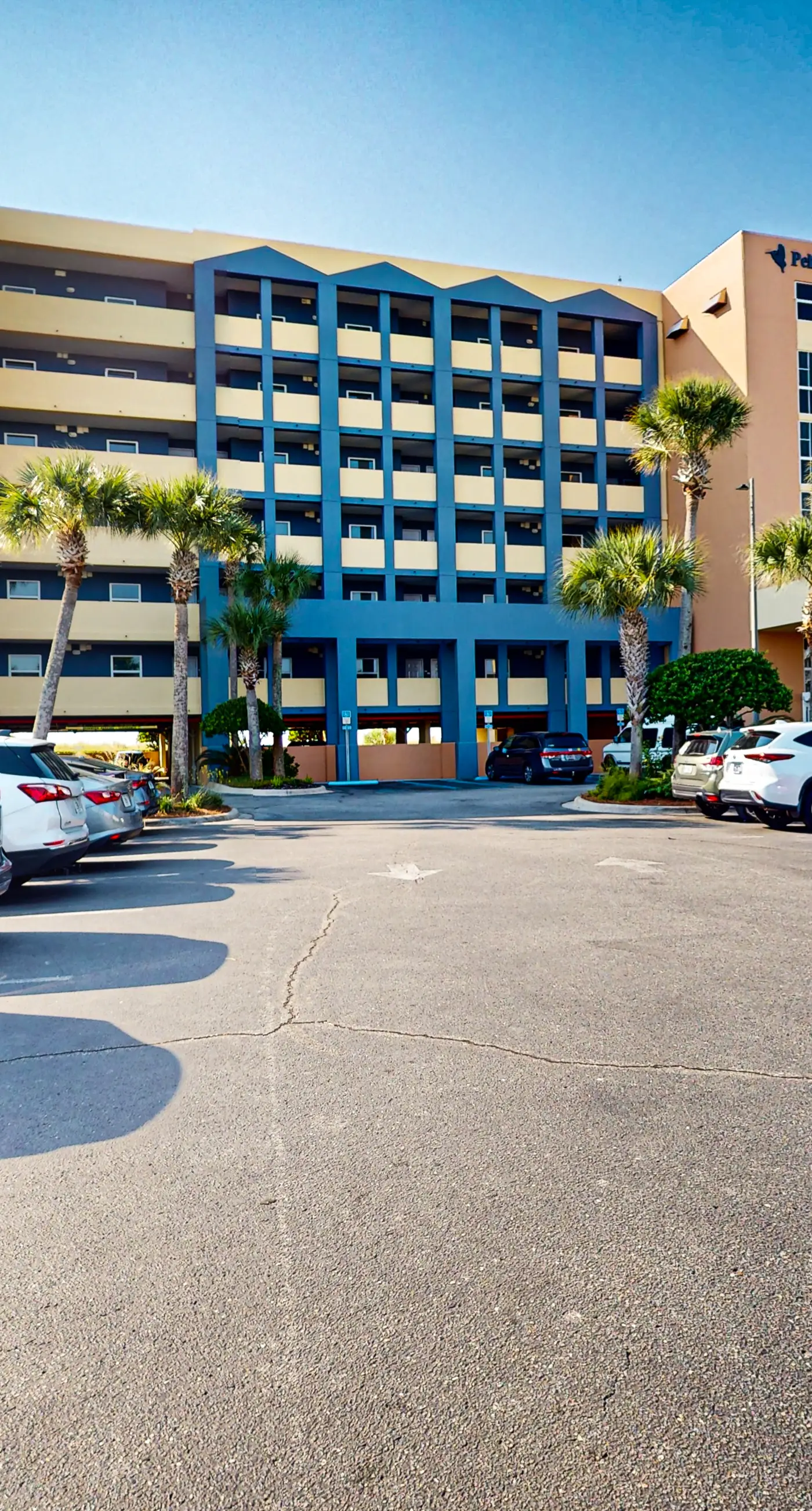 Gorgeous and cozy beachfront condo with shared pool and beach access