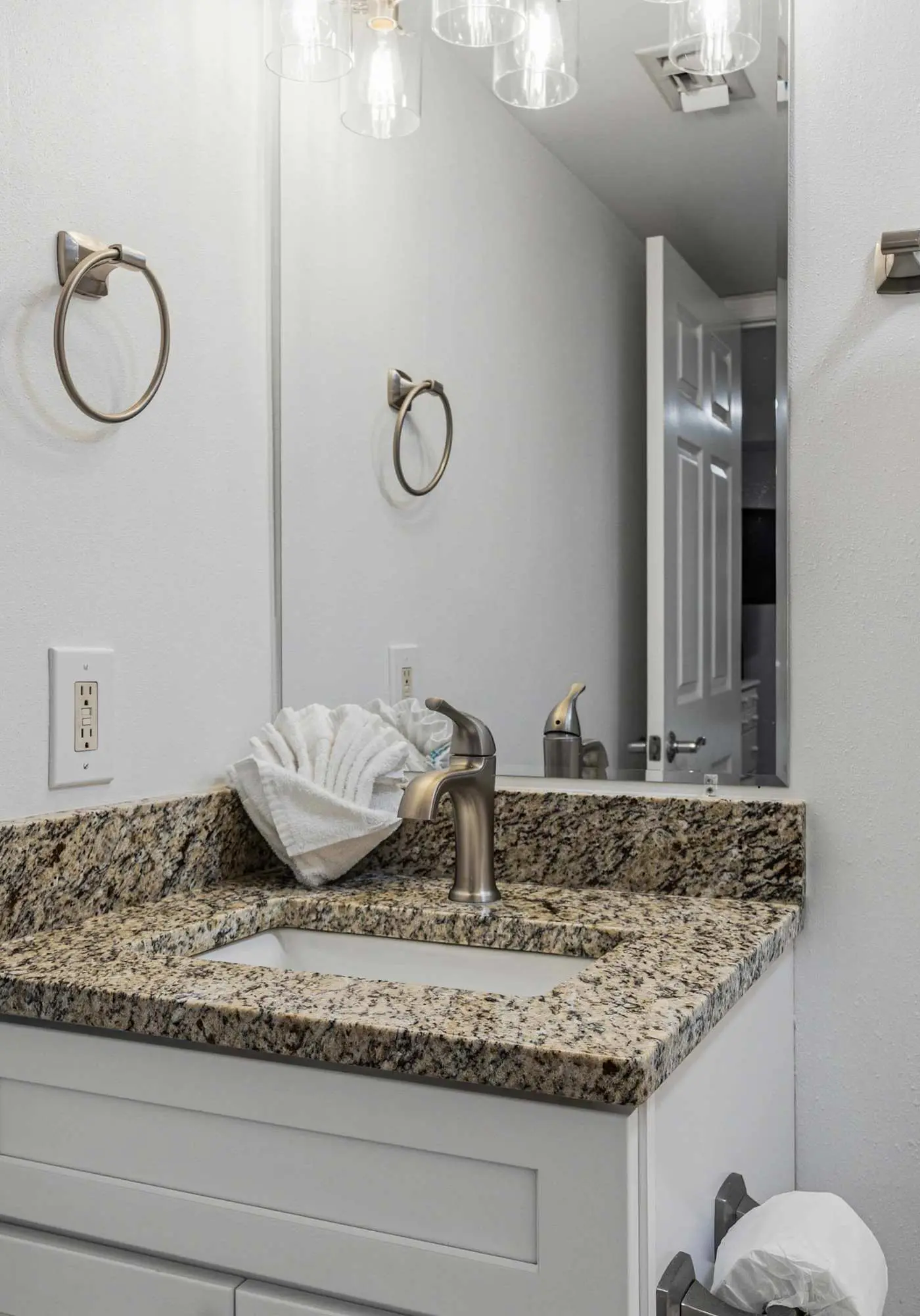 Gorgeous and cozy beachfront condo with shared pool and beach access