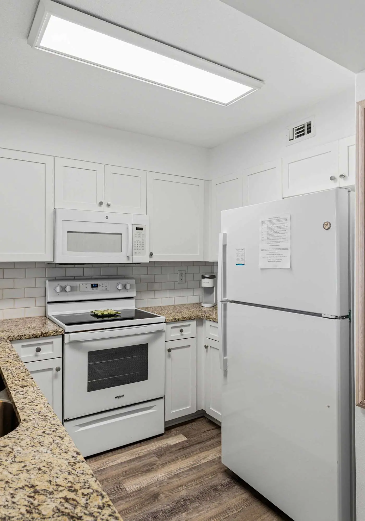 Gorgeous and cozy beachfront condo with shared pool and beach access