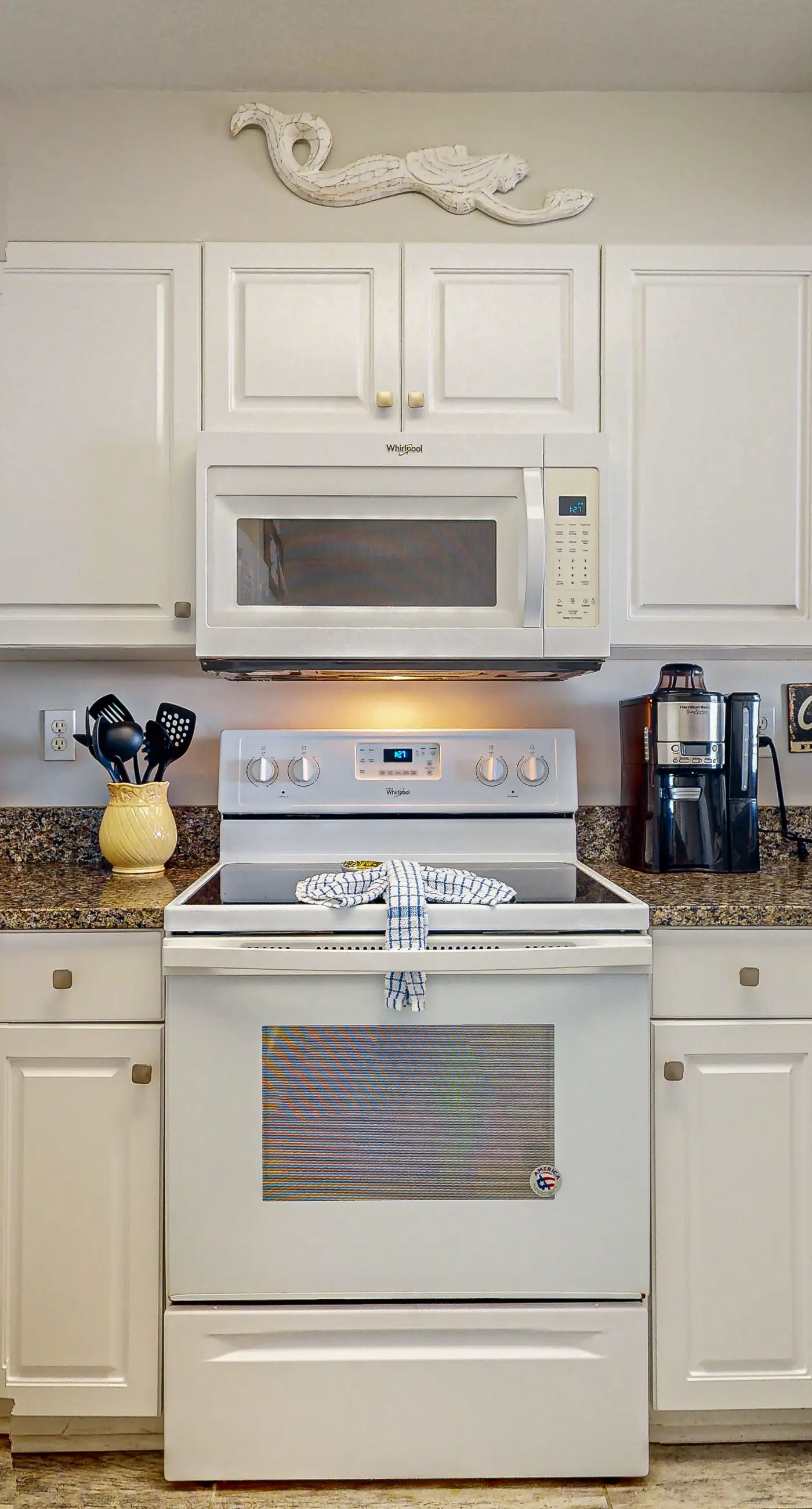 Pelican Isle 506- Oceanfront condo with pool, hot tub, central AC, washer/dryer, & fitness room