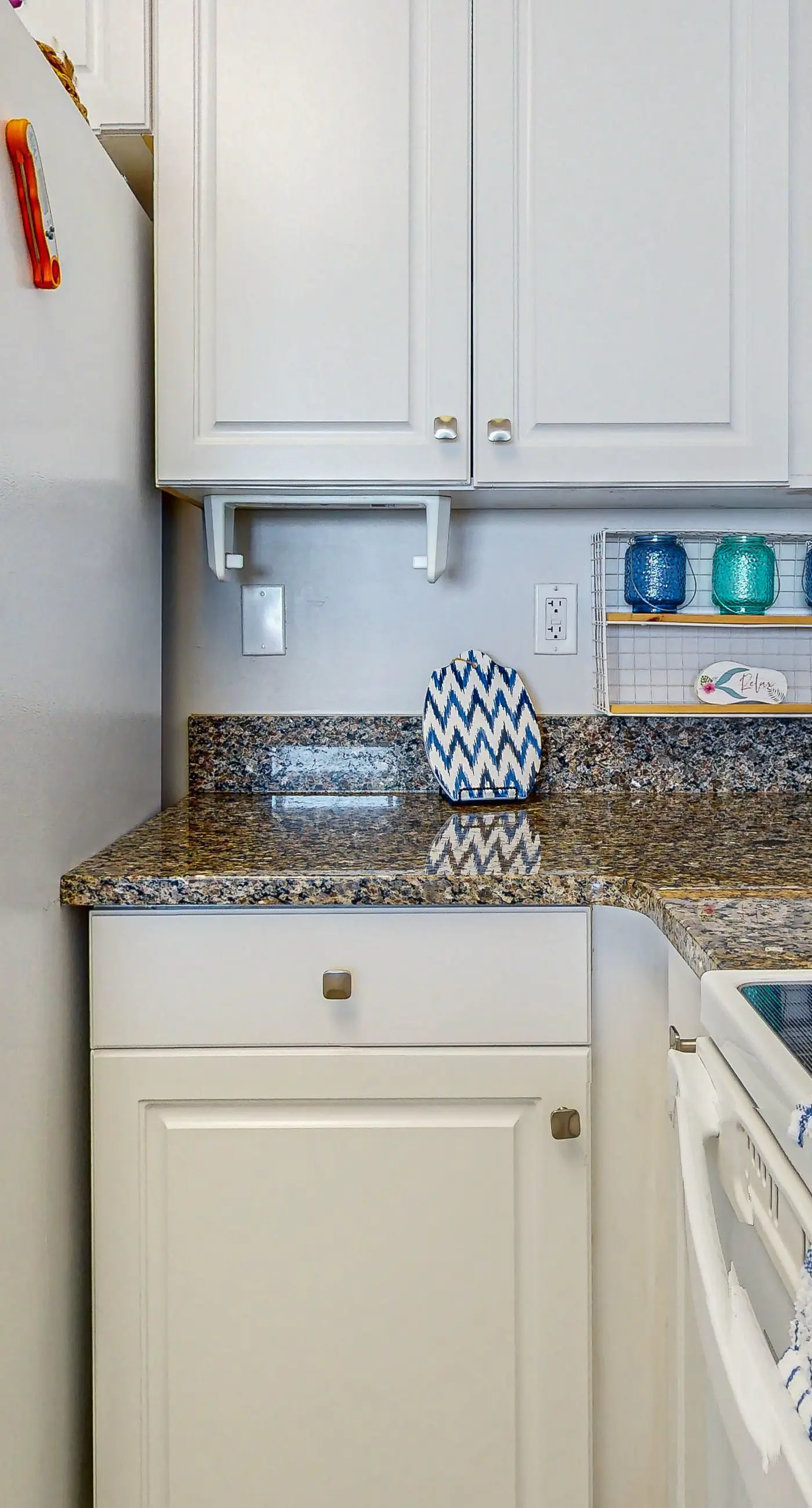 Pelican Isle 506- Oceanfront condo with pool, hot tub, central AC, washer/dryer, & fitness room