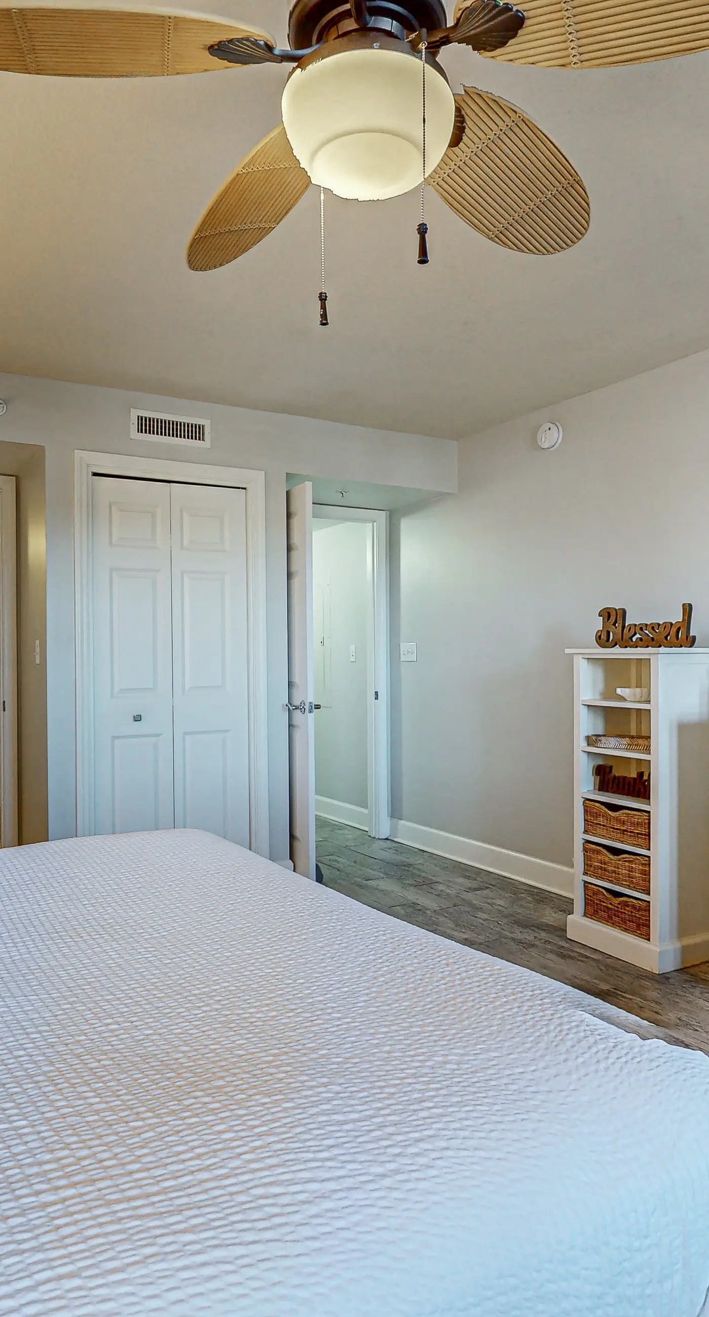 Pelican Isle 506- Oceanfront condo with pool, hot tub, central AC, washer/dryer, & fitness room