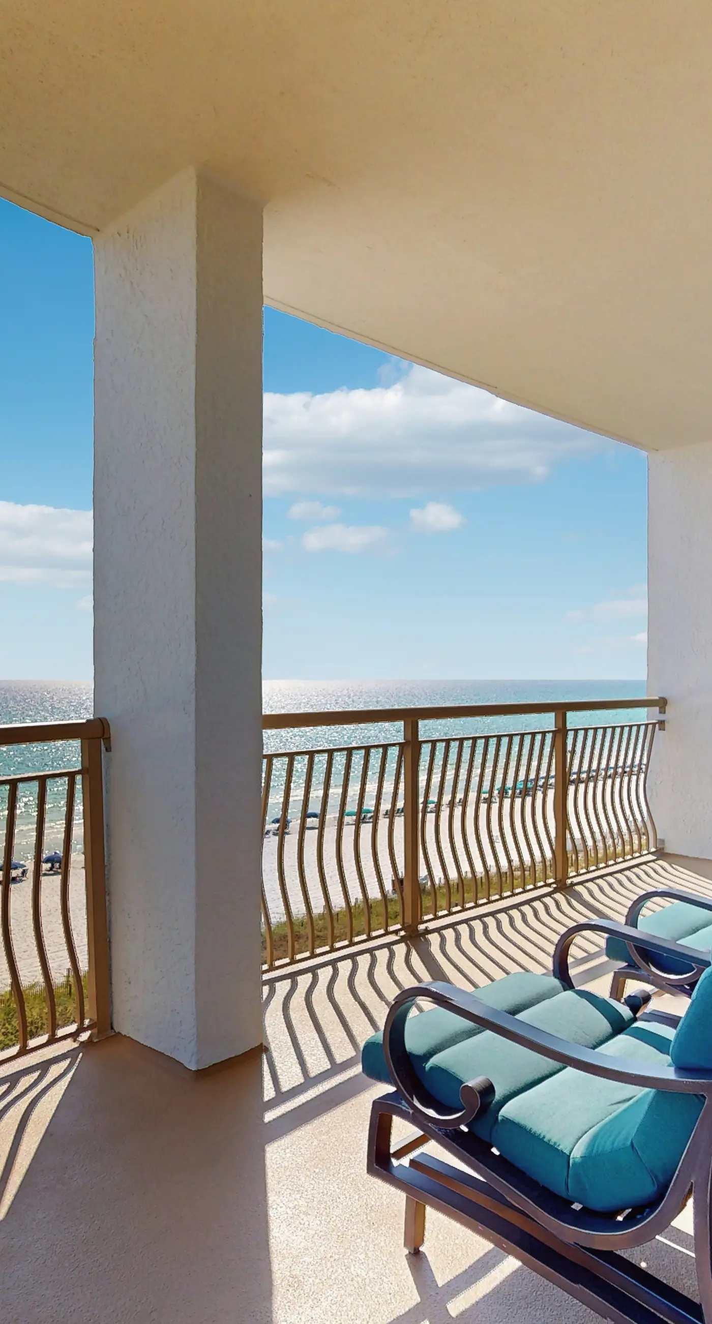Gulf front condo with beach access, pool, hot tub, tennis & pickleball