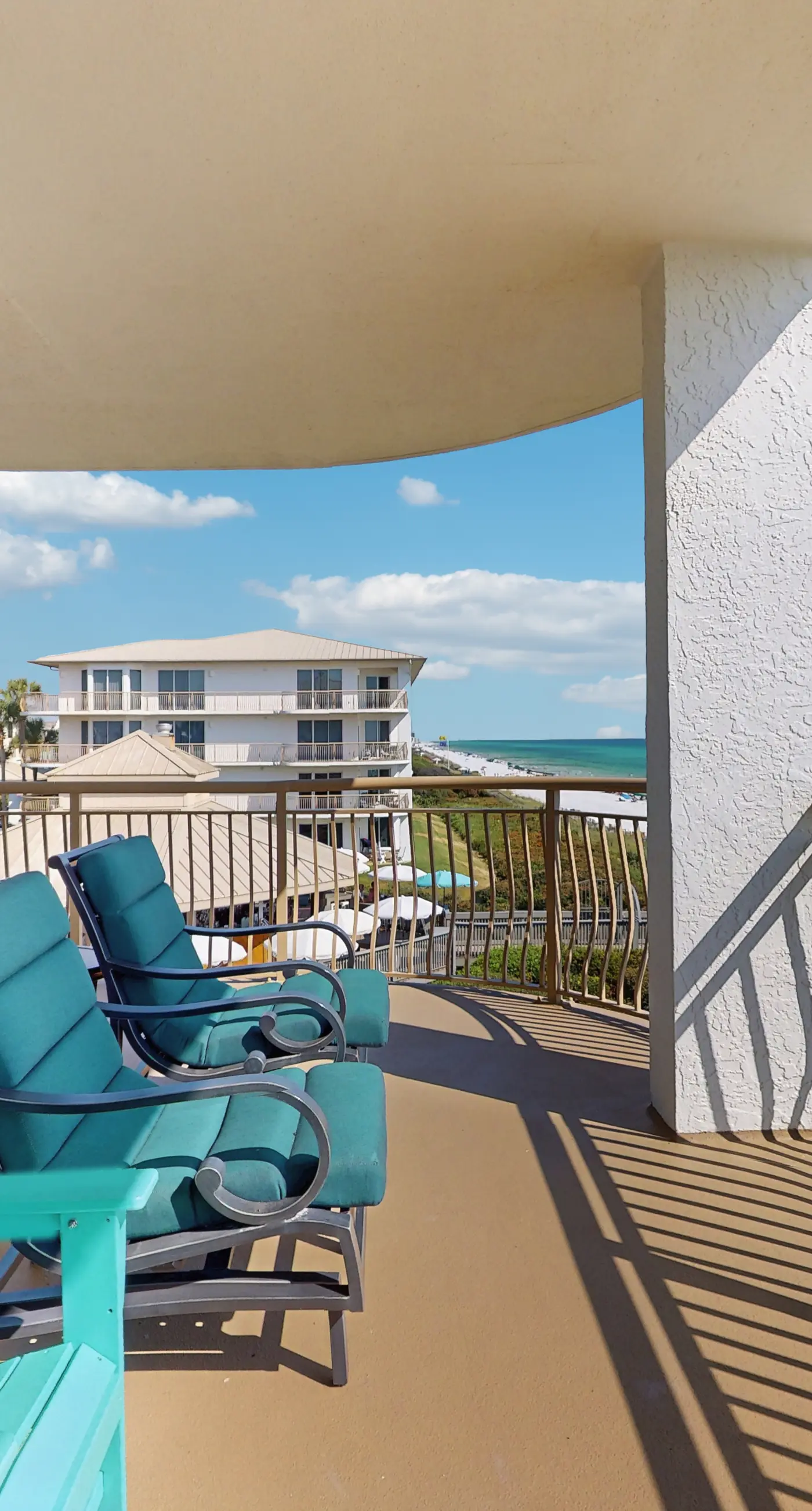 Gulf front condo with beach access, pool, hot tub, tennis & pickleball