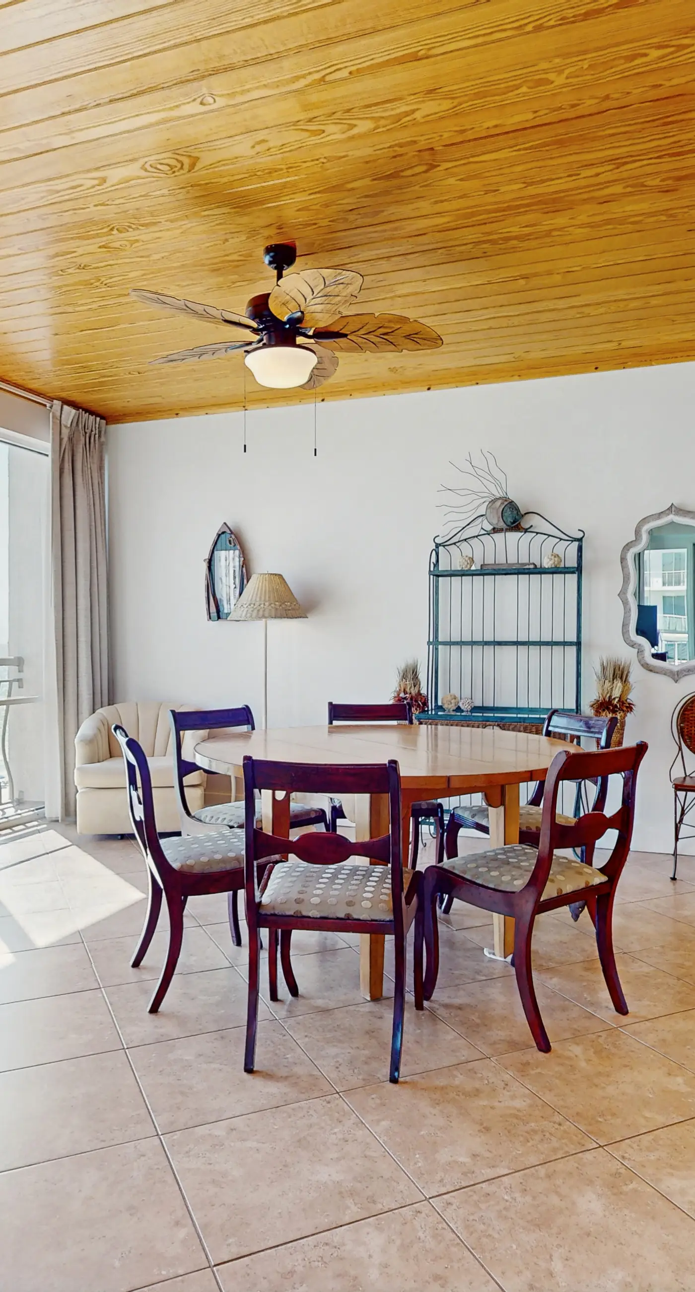 Gulf front condo with beach access, pool, hot tub, tennis & pickleball