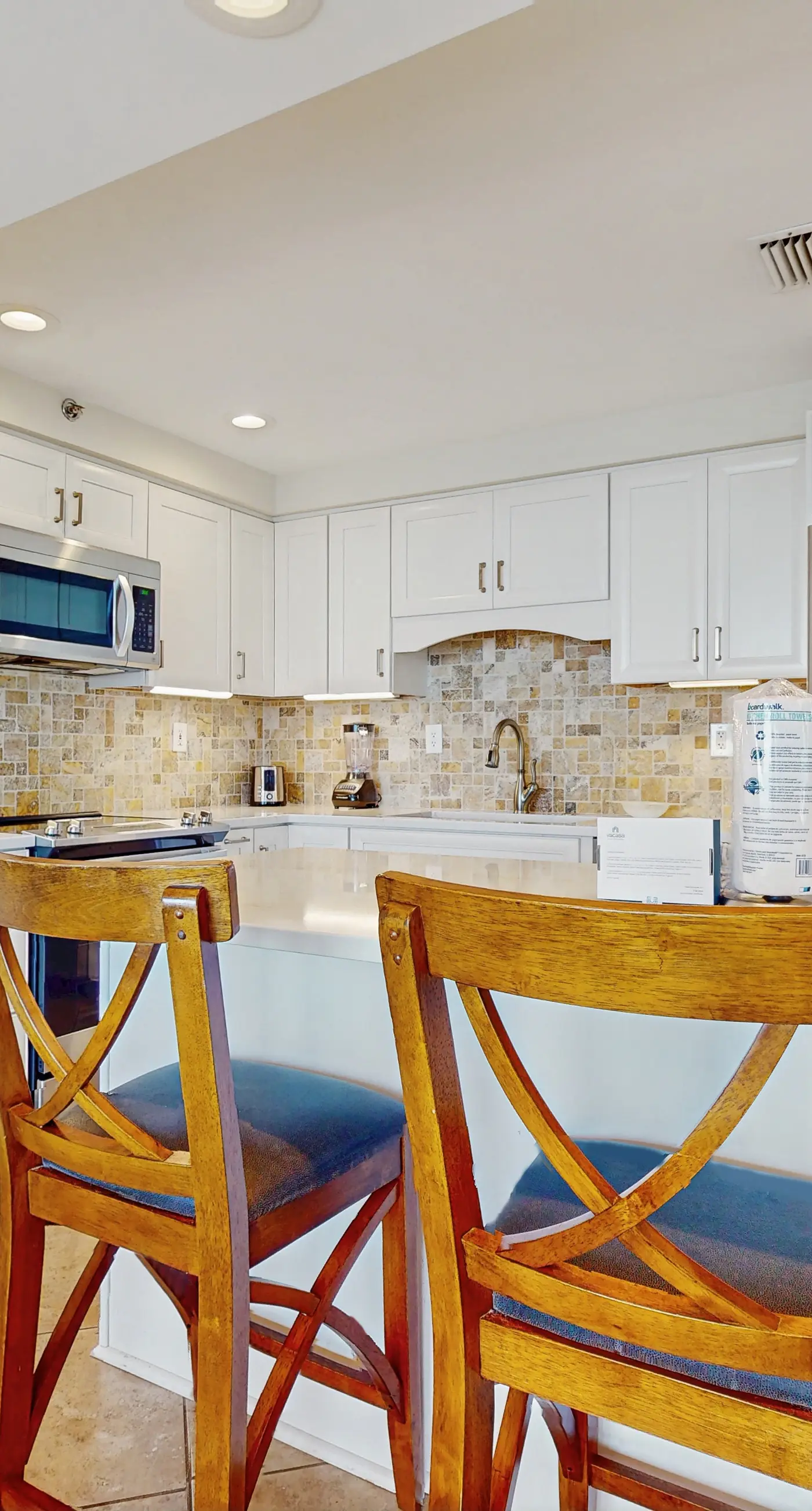 Gulf front condo with beach access, pool, hot tub, tennis & pickleball