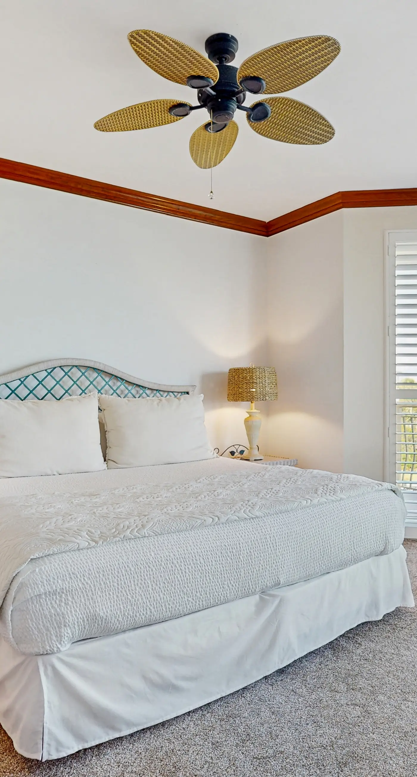 Gulf front condo with beach access, pool, hot tub, tennis & pickleball