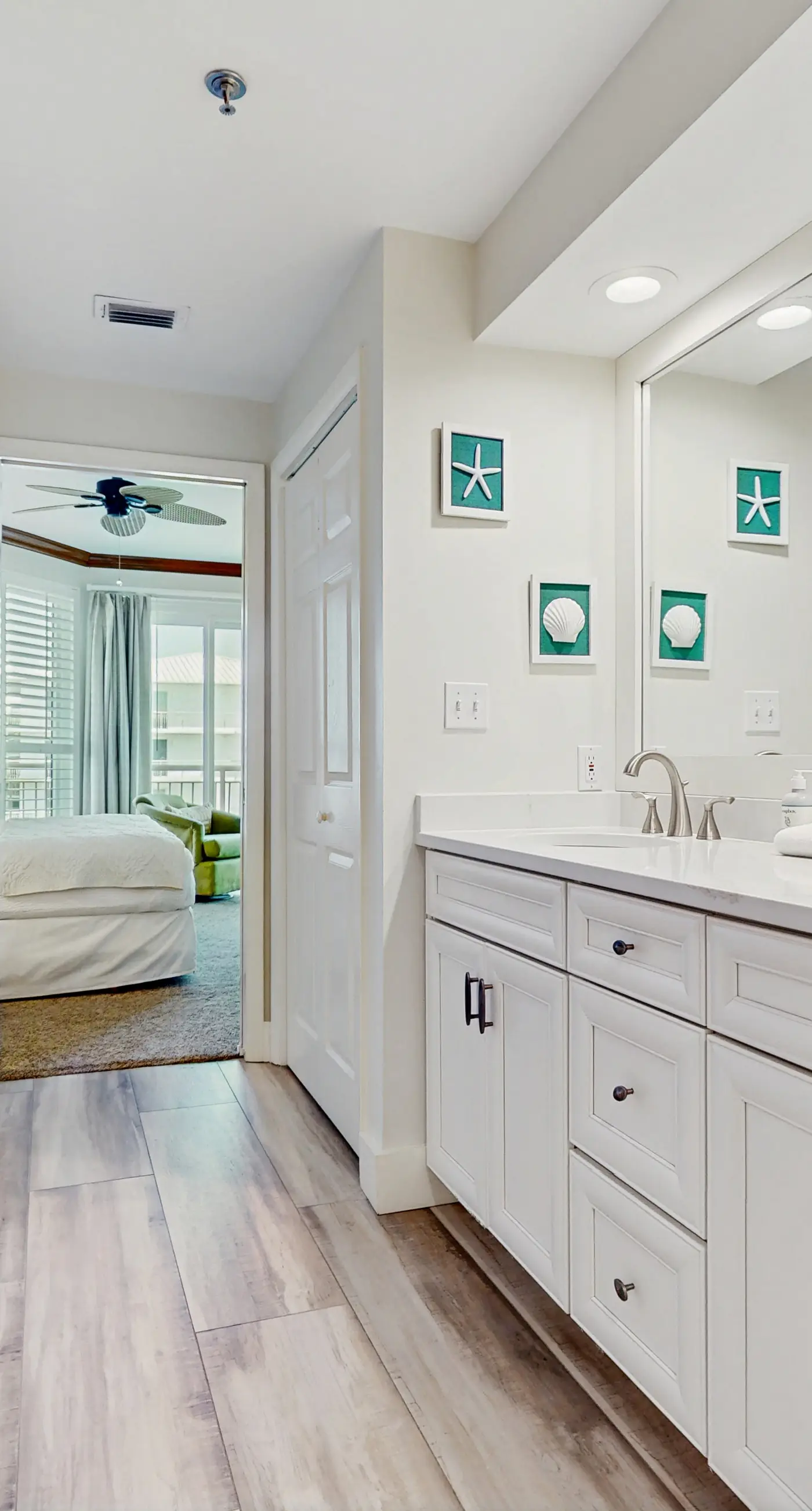 Gulf front condo with beach access, pool, hot tub, tennis & pickleball