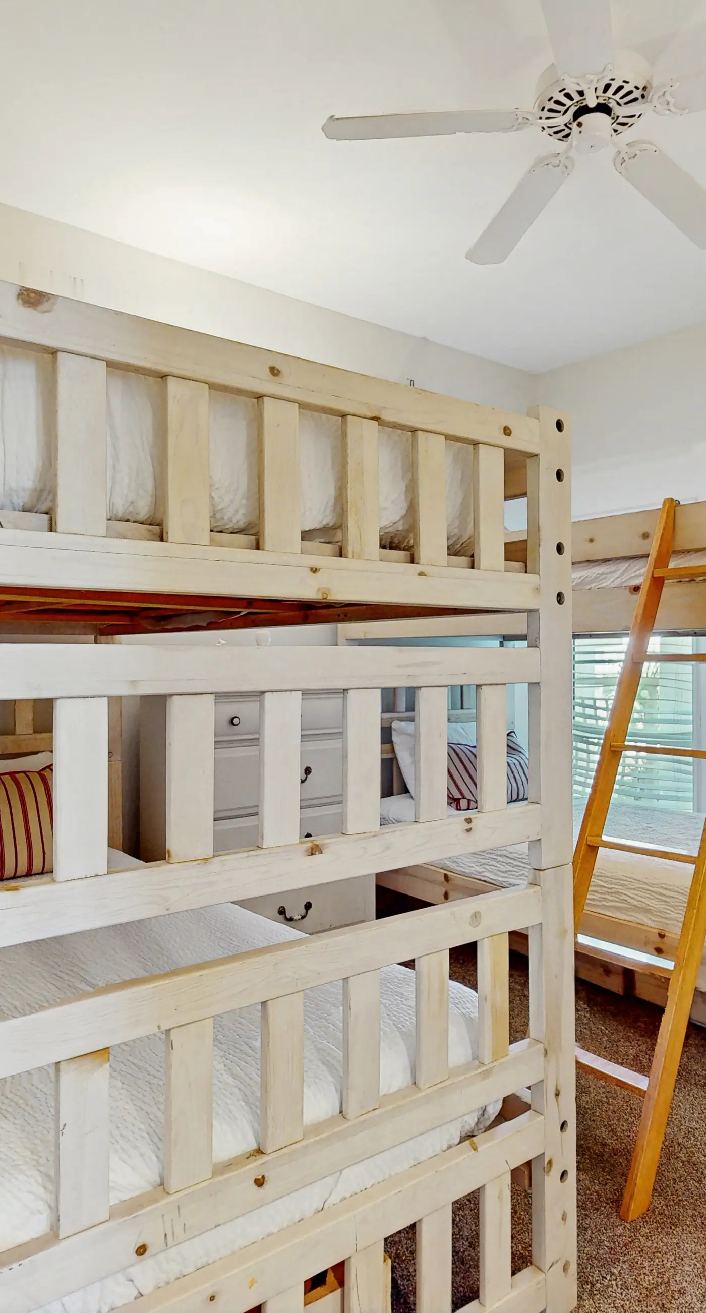 Gulf front condo with beach access, pool, hot tub, tennis & pickleball