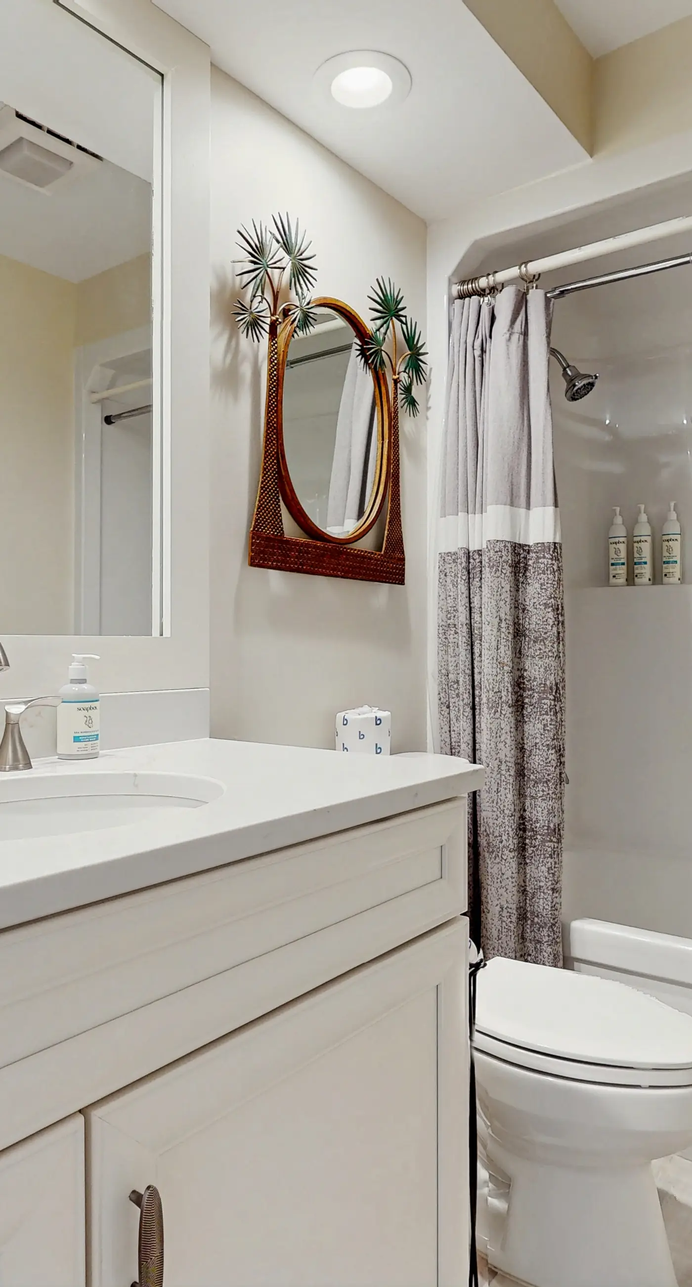 Gulf front condo with beach access, pool, hot tub, tennis & pickleball