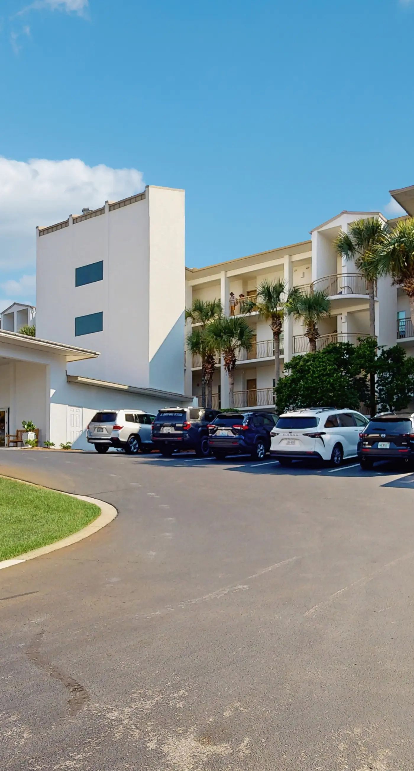 Gulf front condo with beach access, pool, hot tub, tennis & pickleball