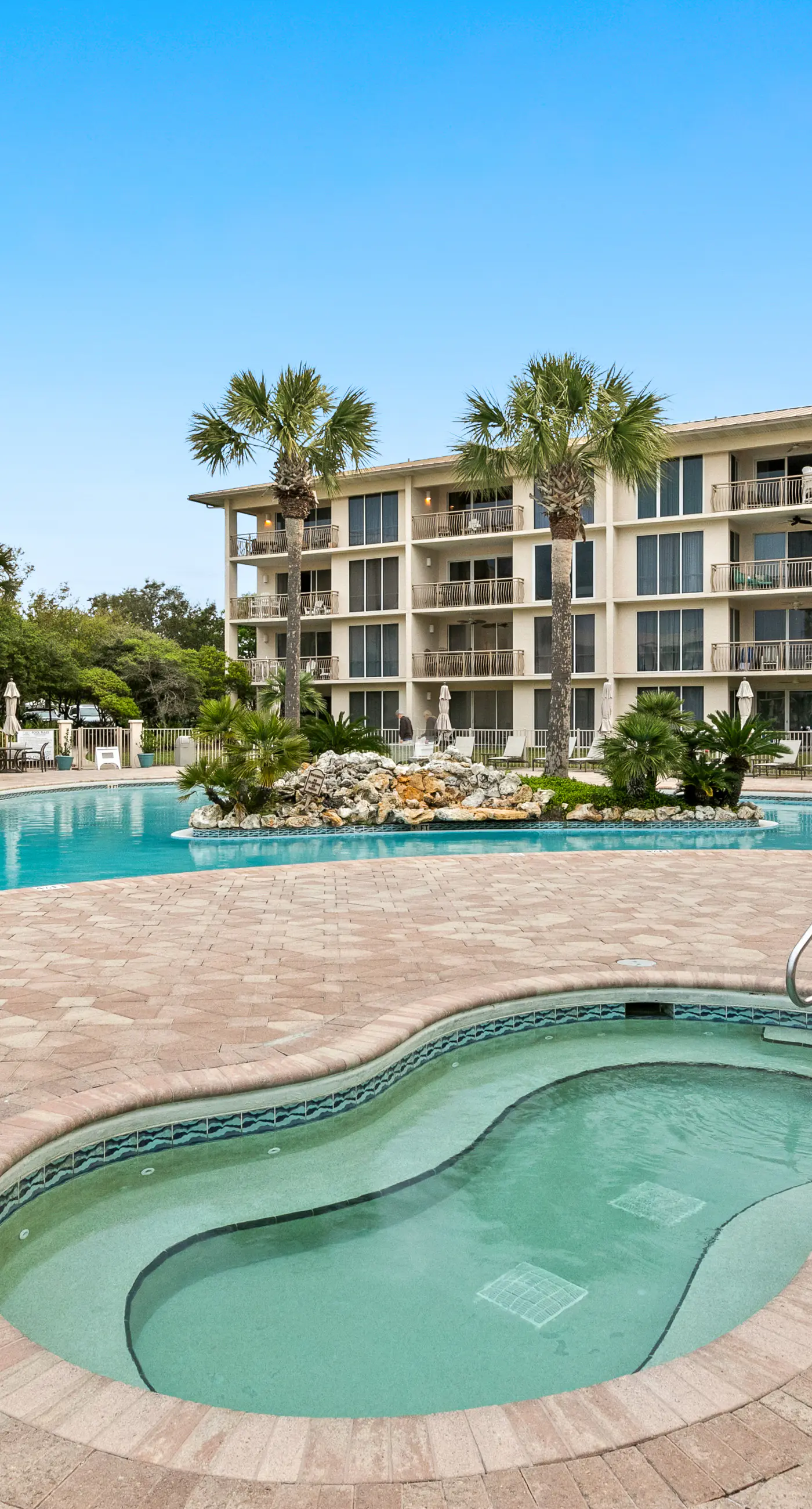 Gulf front condo with beach access, pool, hot tub, tennis & pickleball
