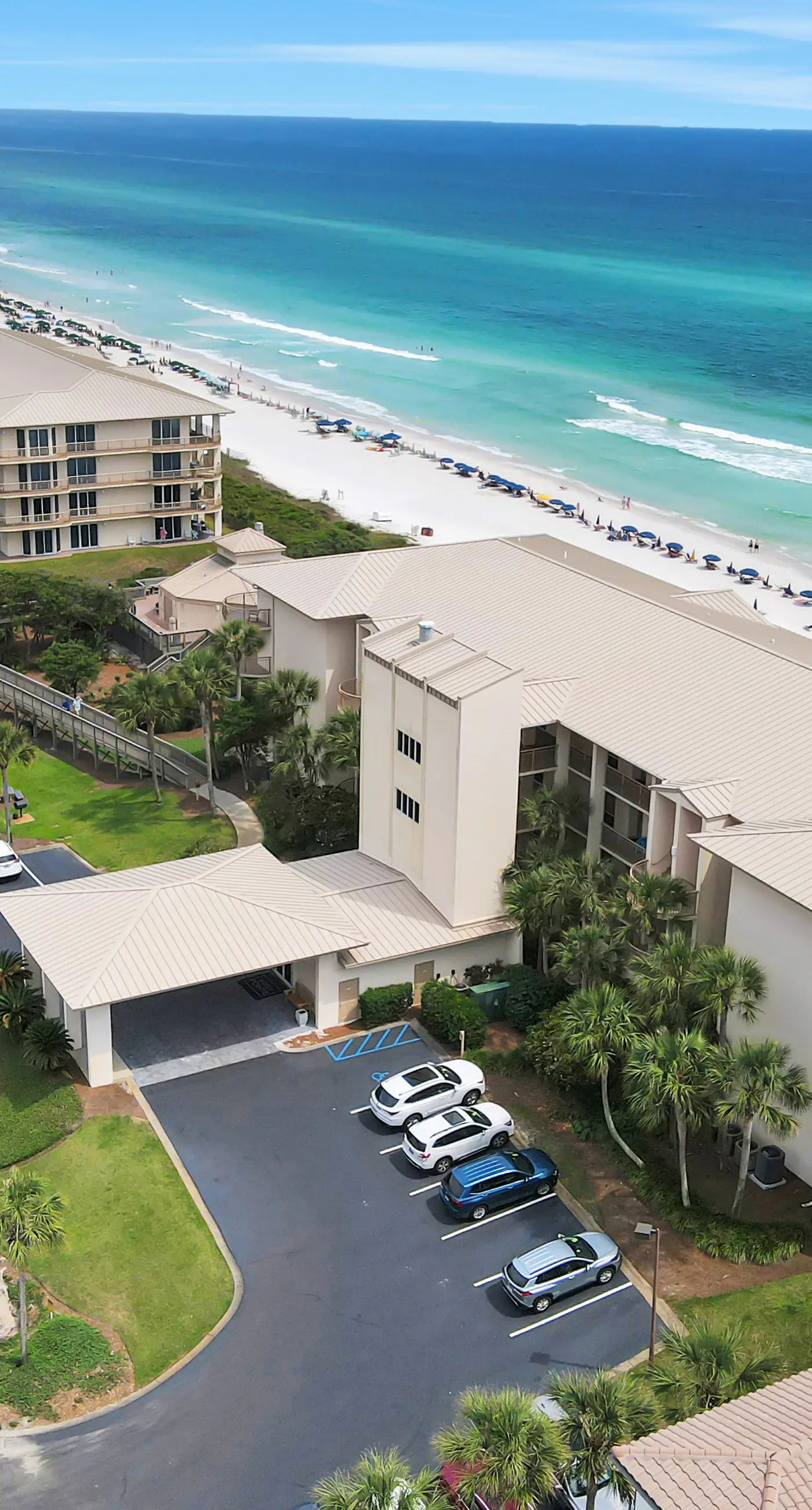 Gulf front condo with beach access, pool, hot tub, tennis & pickleball