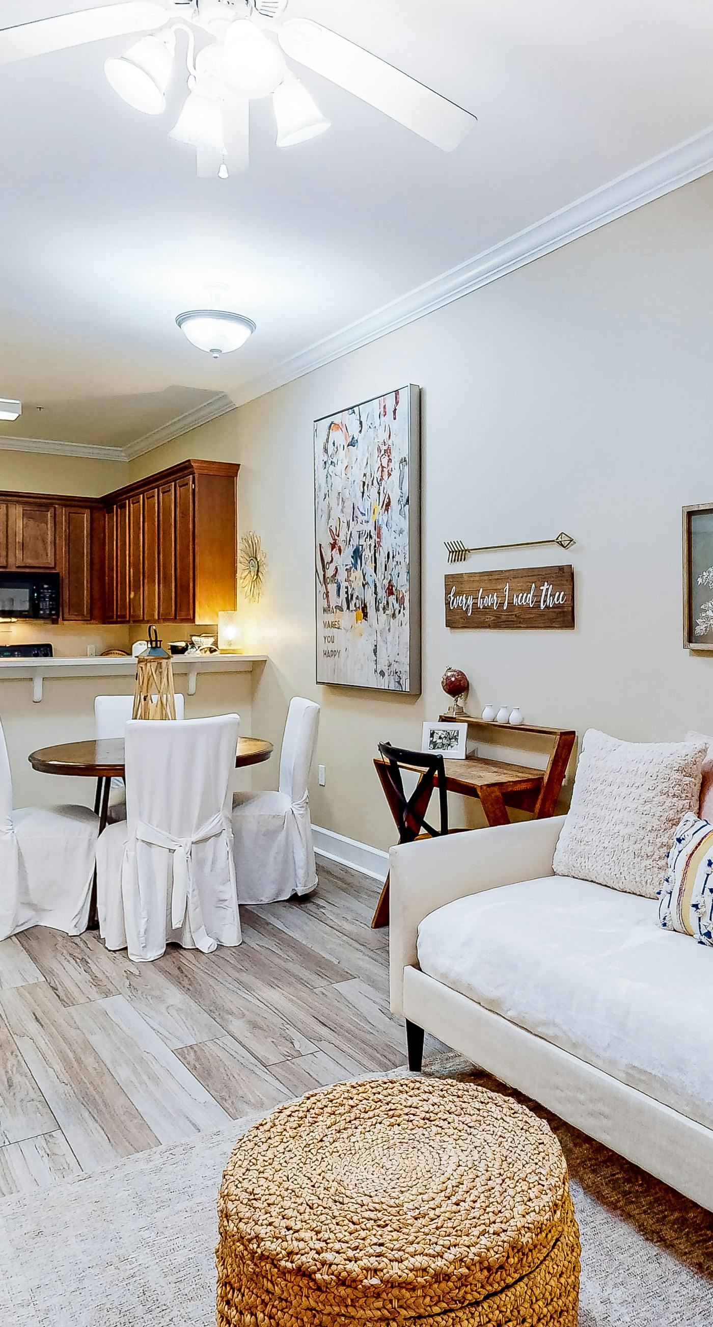 Updated Emerald Coast condo with pool, AC, & washer/dryer - walk to beach