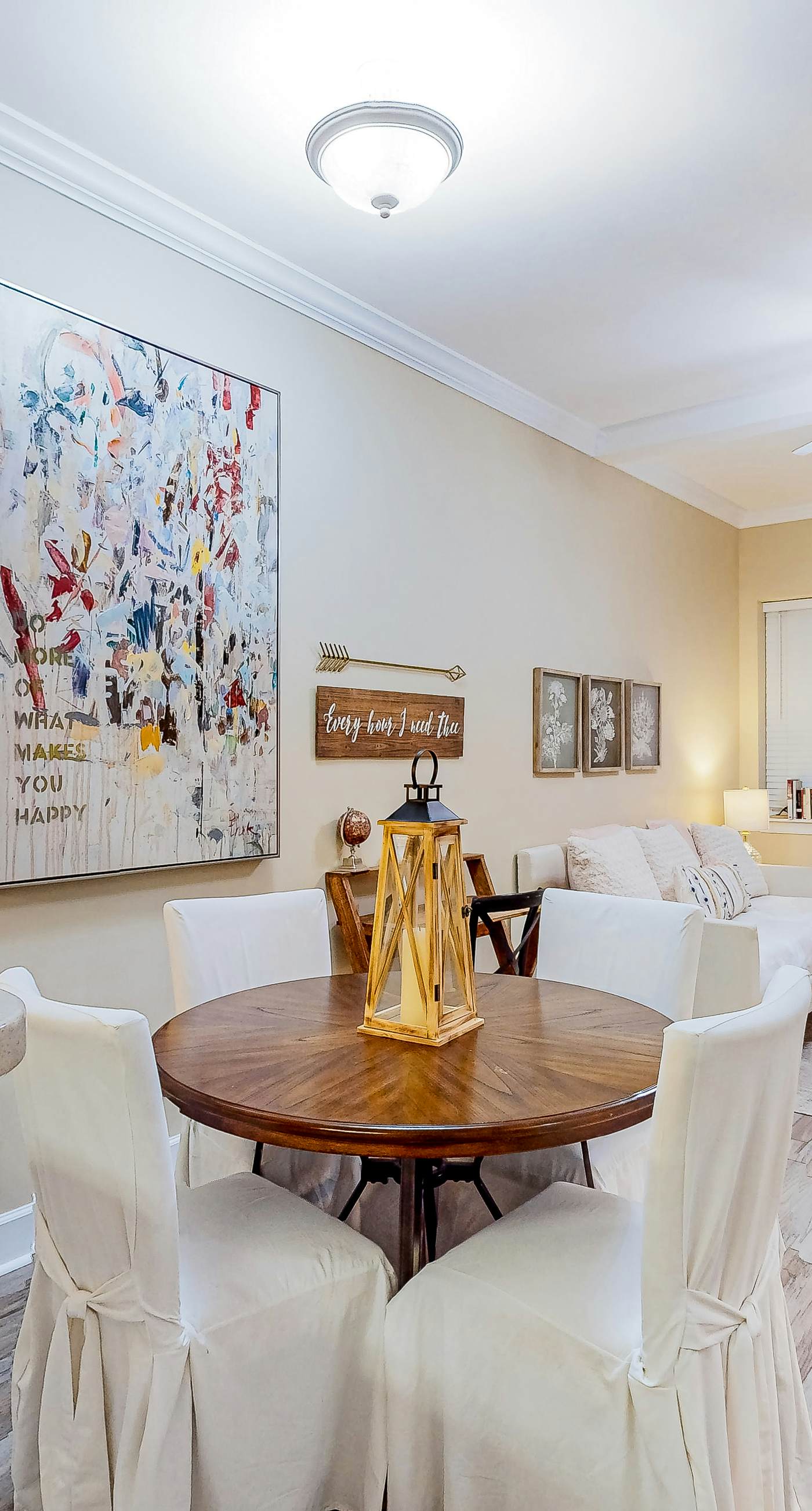 Updated Emerald Coast condo with pool, AC, & washer/dryer - walk to beach