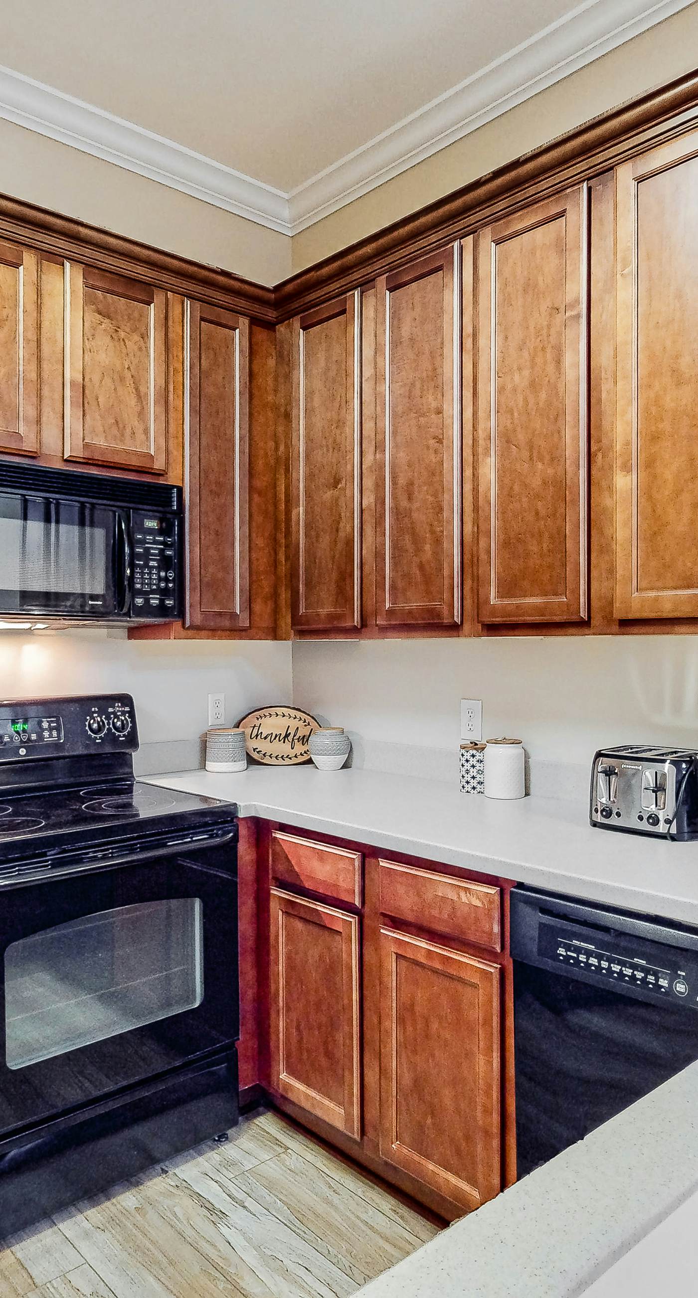 Updated Emerald Coast condo with pool, AC, & washer/dryer - walk to beach