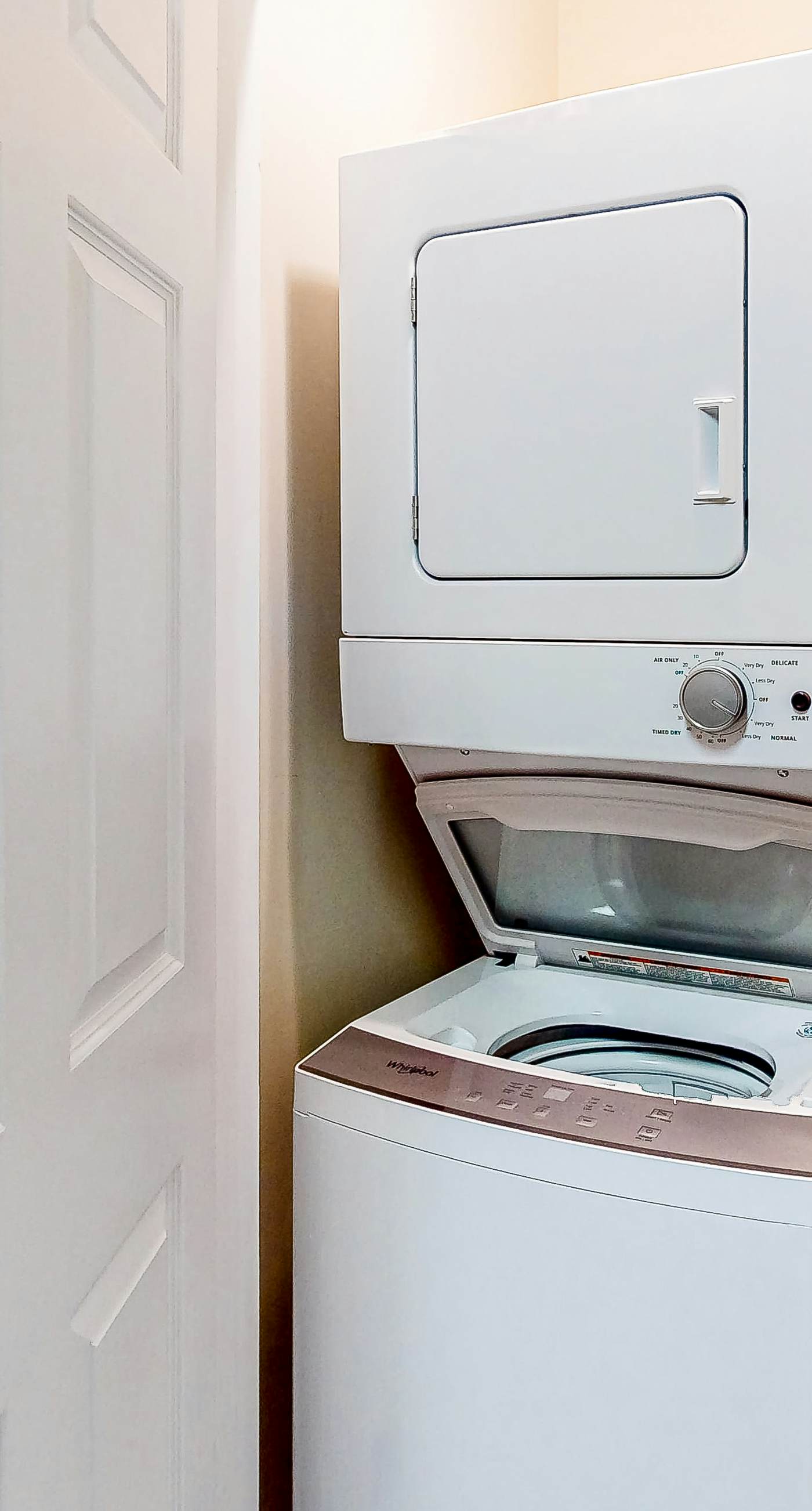 Updated Emerald Coast condo with pool, AC, & washer/dryer - walk to beach