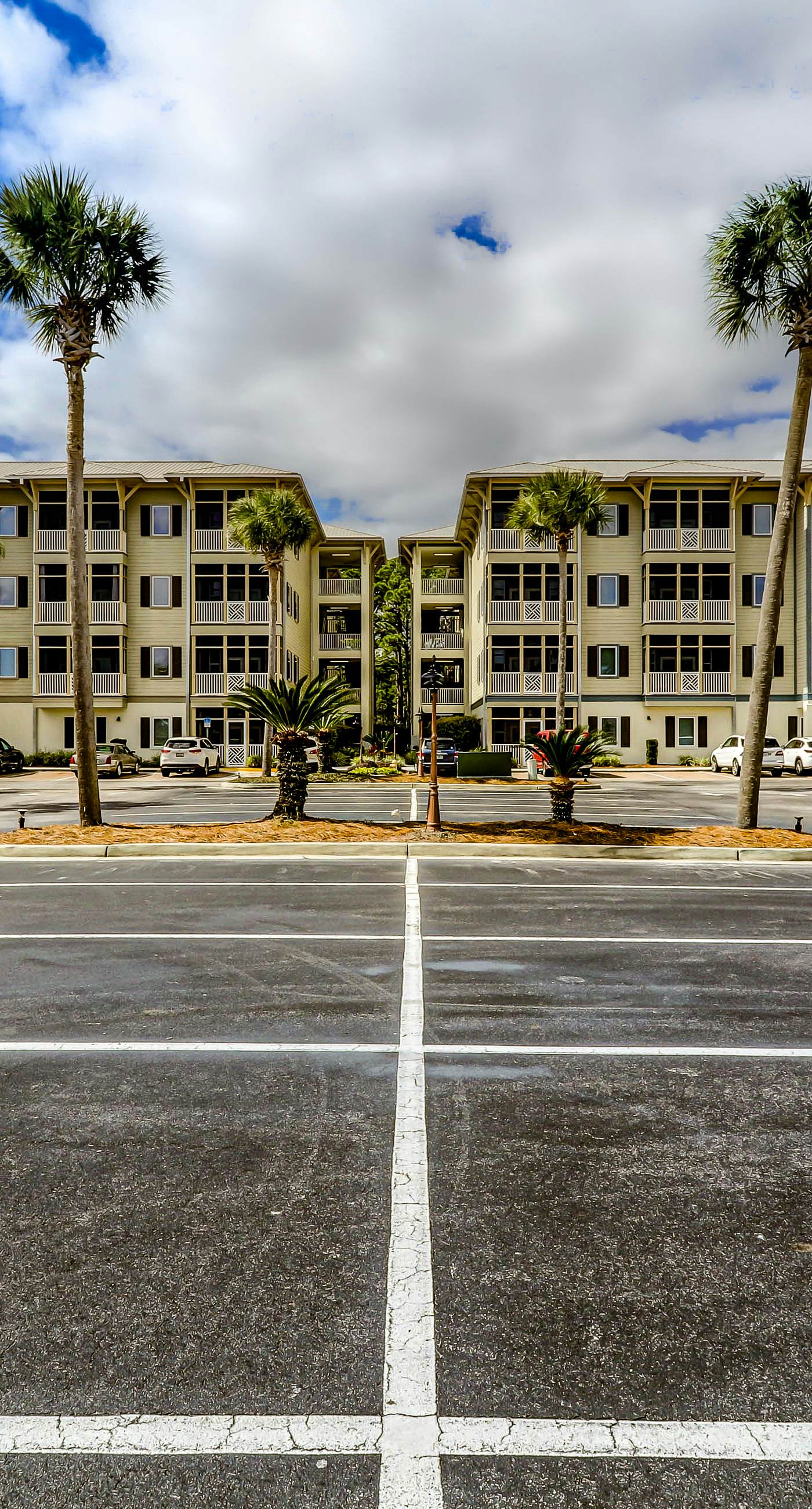 Updated Emerald Coast condo with pool, AC, & washer/dryer - walk to beach