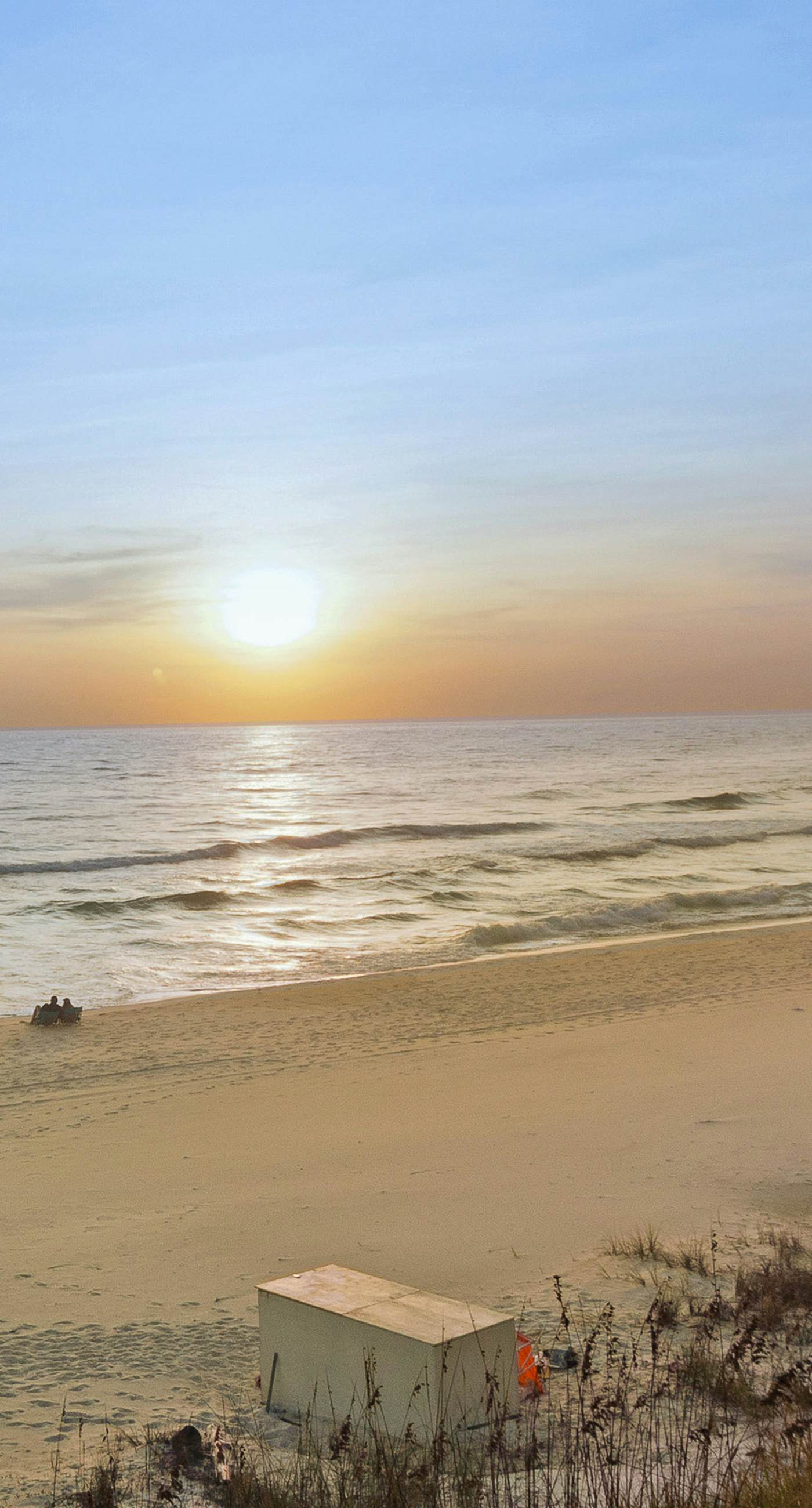 Updated Emerald Coast condo with pool, AC, & washer/dryer - walk to beach