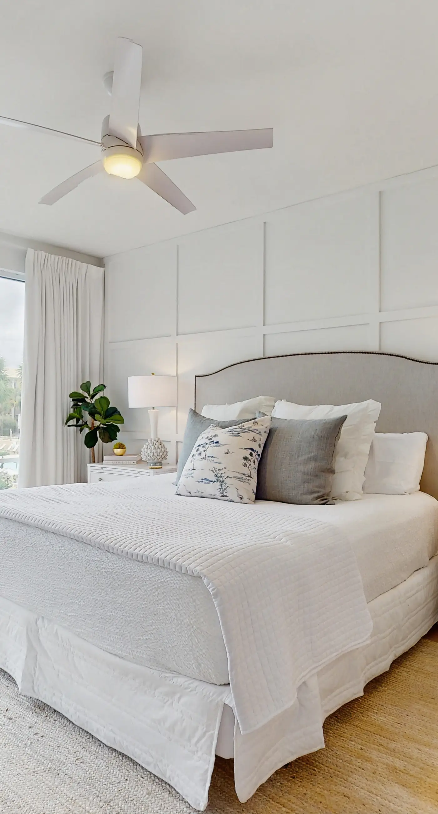 2nd-floor condo with beach access, pool, tennis, pickleball, hot tub, balcony