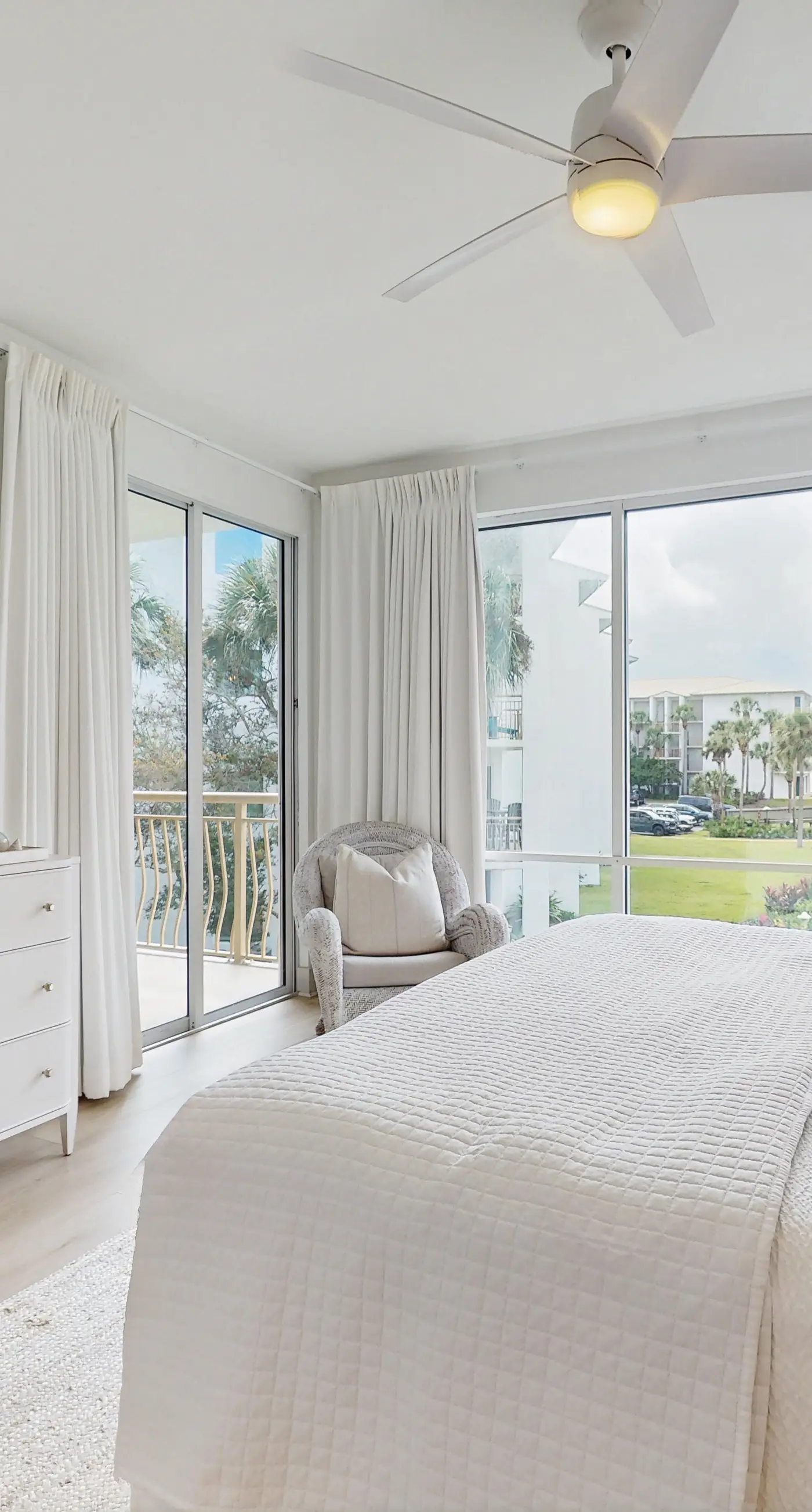 2nd-floor condo with beach access, pool, tennis, pickleball, hot tub, balcony