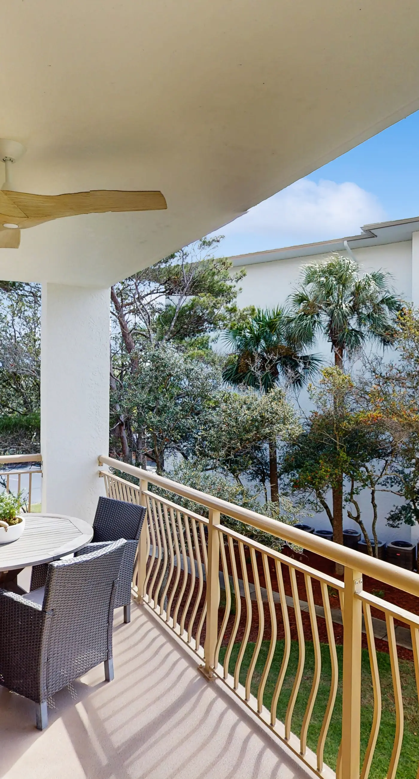 2nd-floor condo with beach access, pool, tennis, pickleball, hot tub, balcony