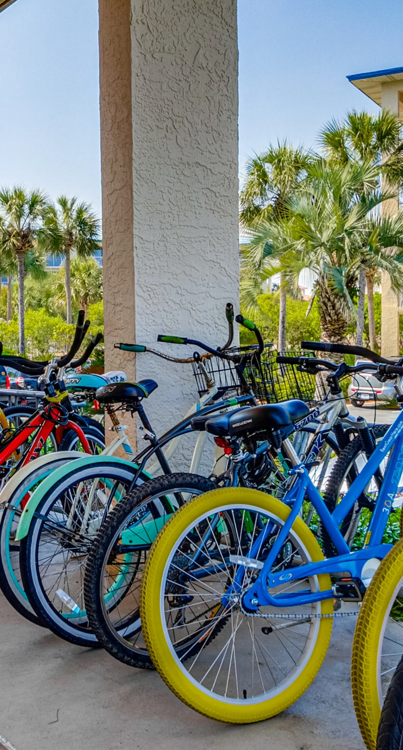 2nd-floor condo with beach access, pool, tennis, pickleball, hot tub, balcony