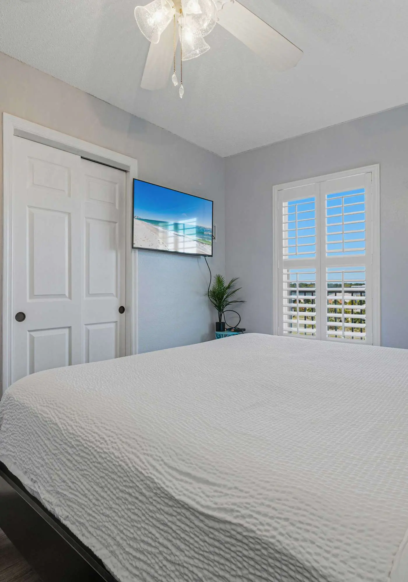 Beachfront condo with gulf views, pool, gym, & private balcony