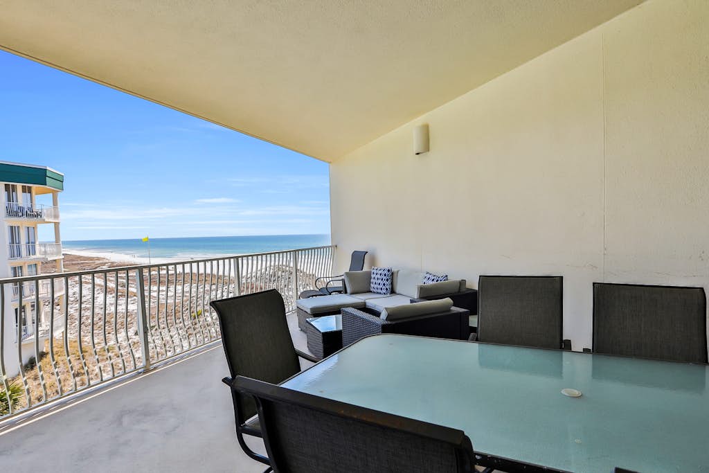 Oceanfront condo with pool, hot tub, sauna, gym, bikes, tennis - lovely balcony