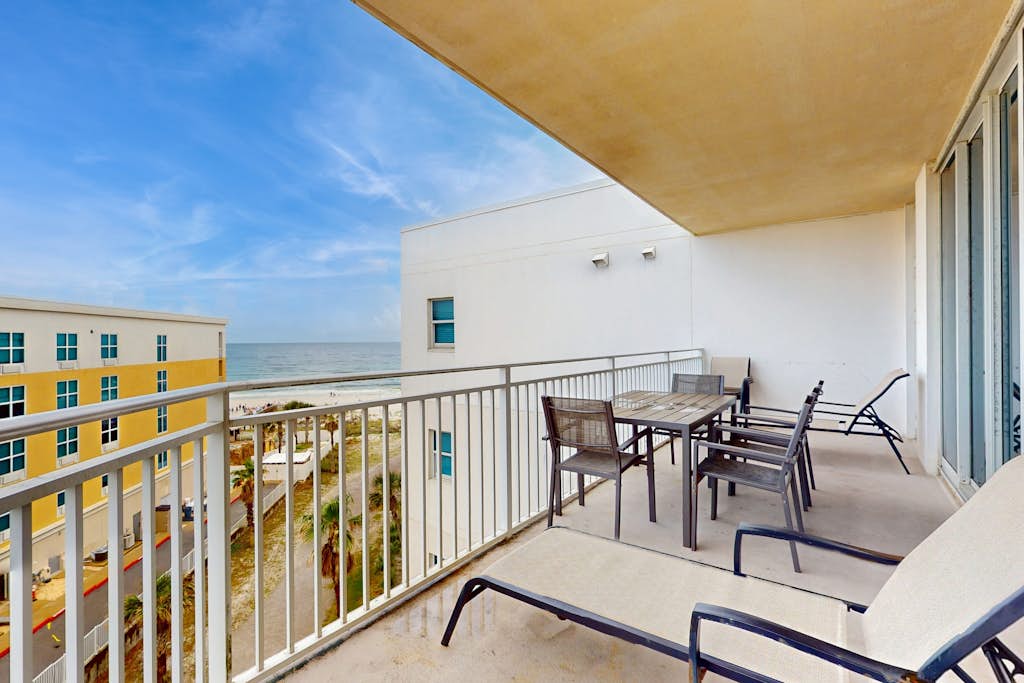 Sunny Waterscape 6th-floor condo with pools, hot tubs, & stunning Gulf views