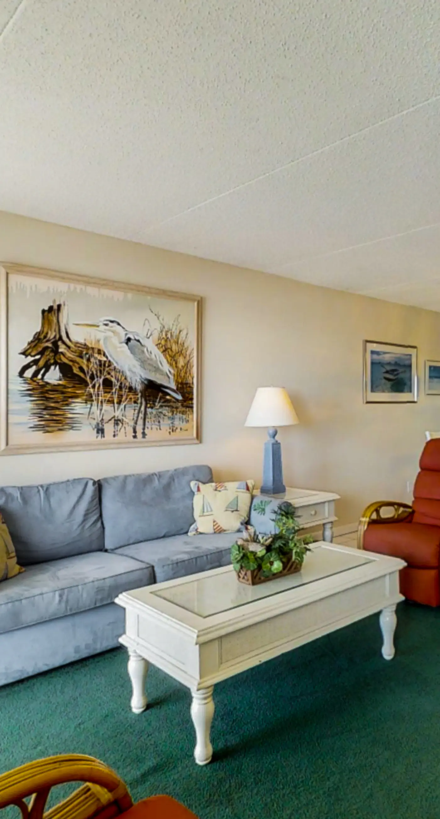 Island Echos 3M. Great beachfront condo with pool & tennis - quick drive to dining