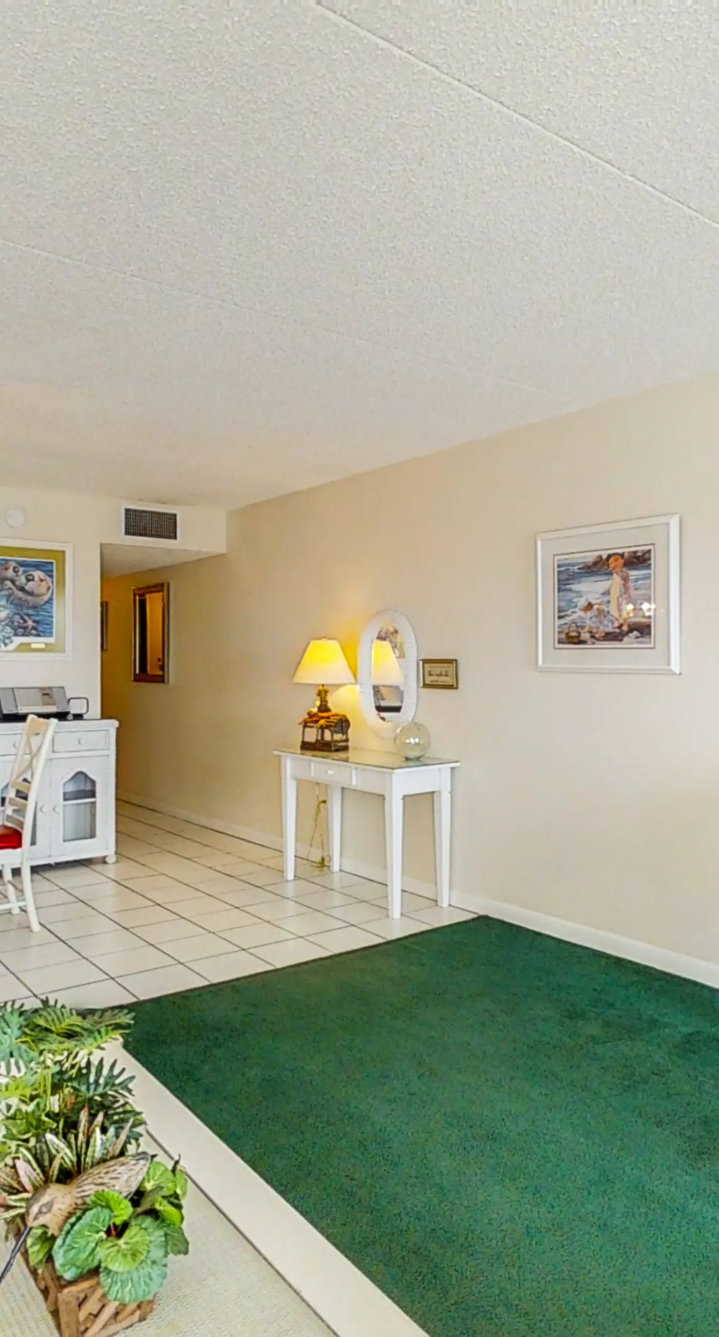 Island Echos 3M. Great beachfront condo with pool & tennis - quick drive to dining