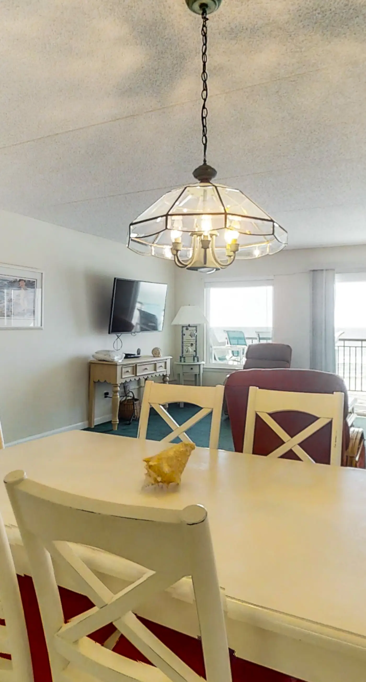 Island Echos 3M. Great beachfront condo with pool & tennis - quick drive to dining