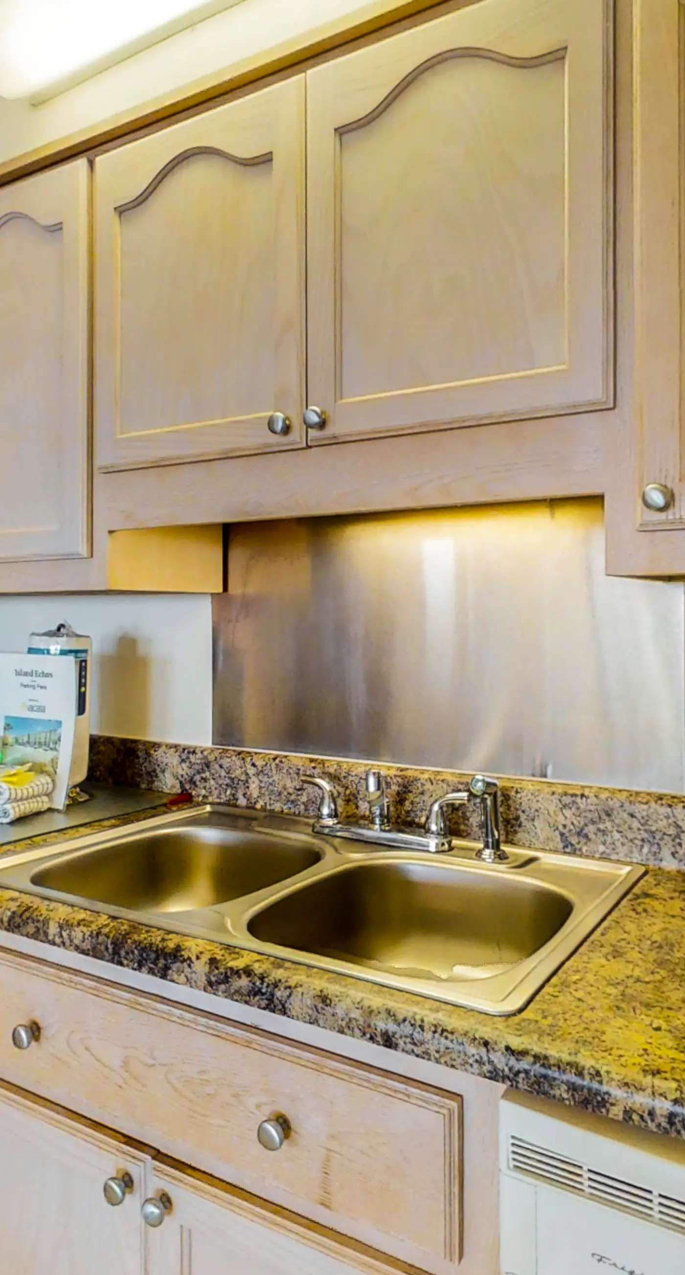 Island Echos 3M. Great beachfront condo with pool & tennis - quick drive to dining