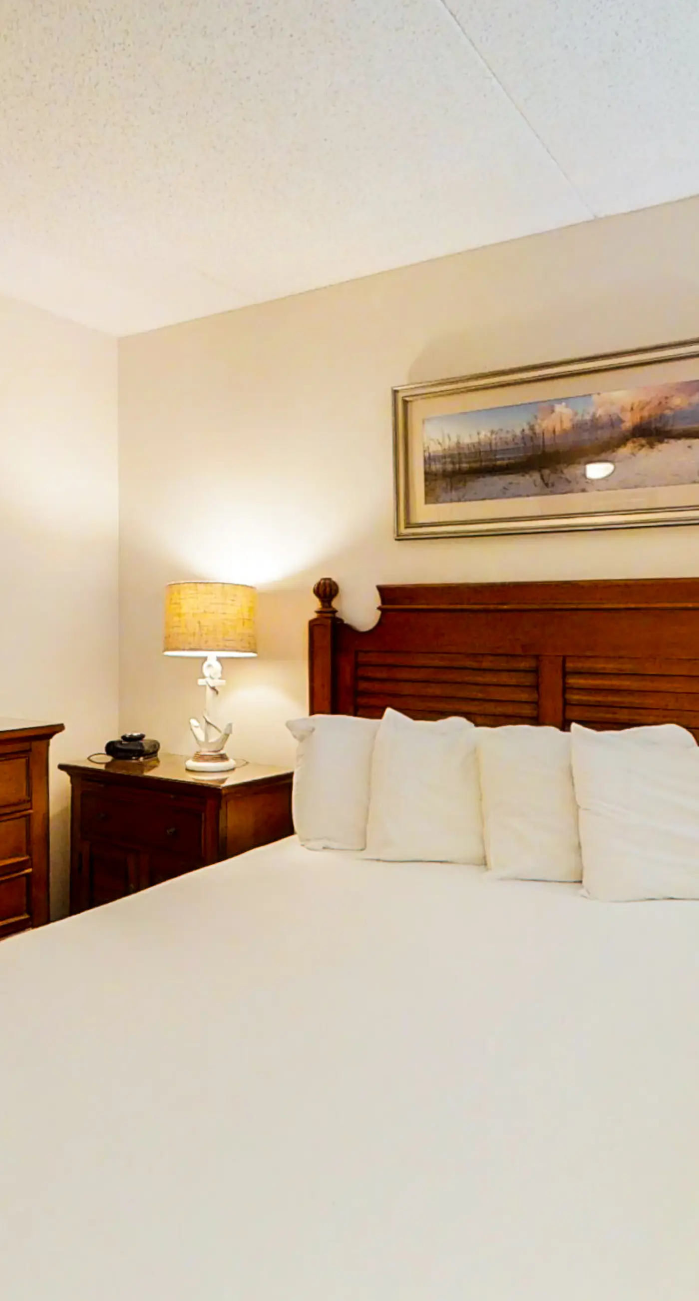 Island Echos 3M. Great beachfront condo with pool & tennis - quick drive to dining