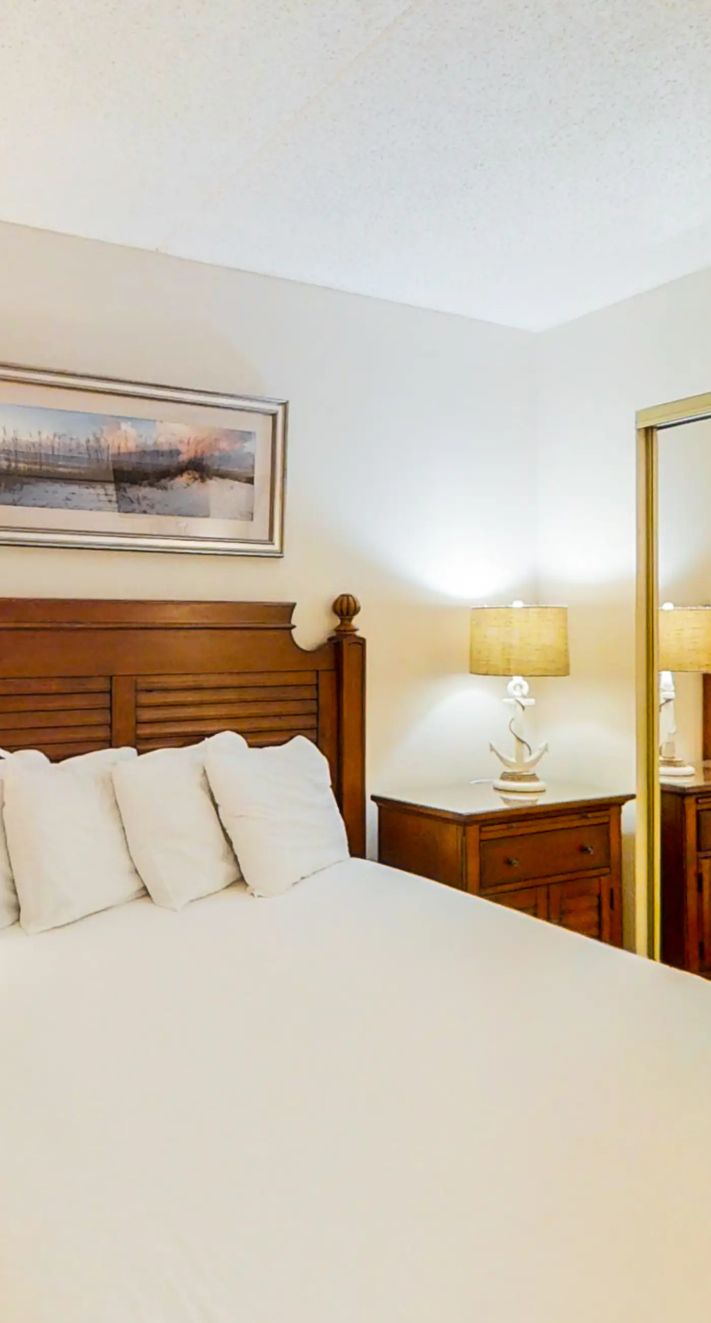 Island Echos 3M. Great beachfront condo with pool & tennis - quick drive to dining