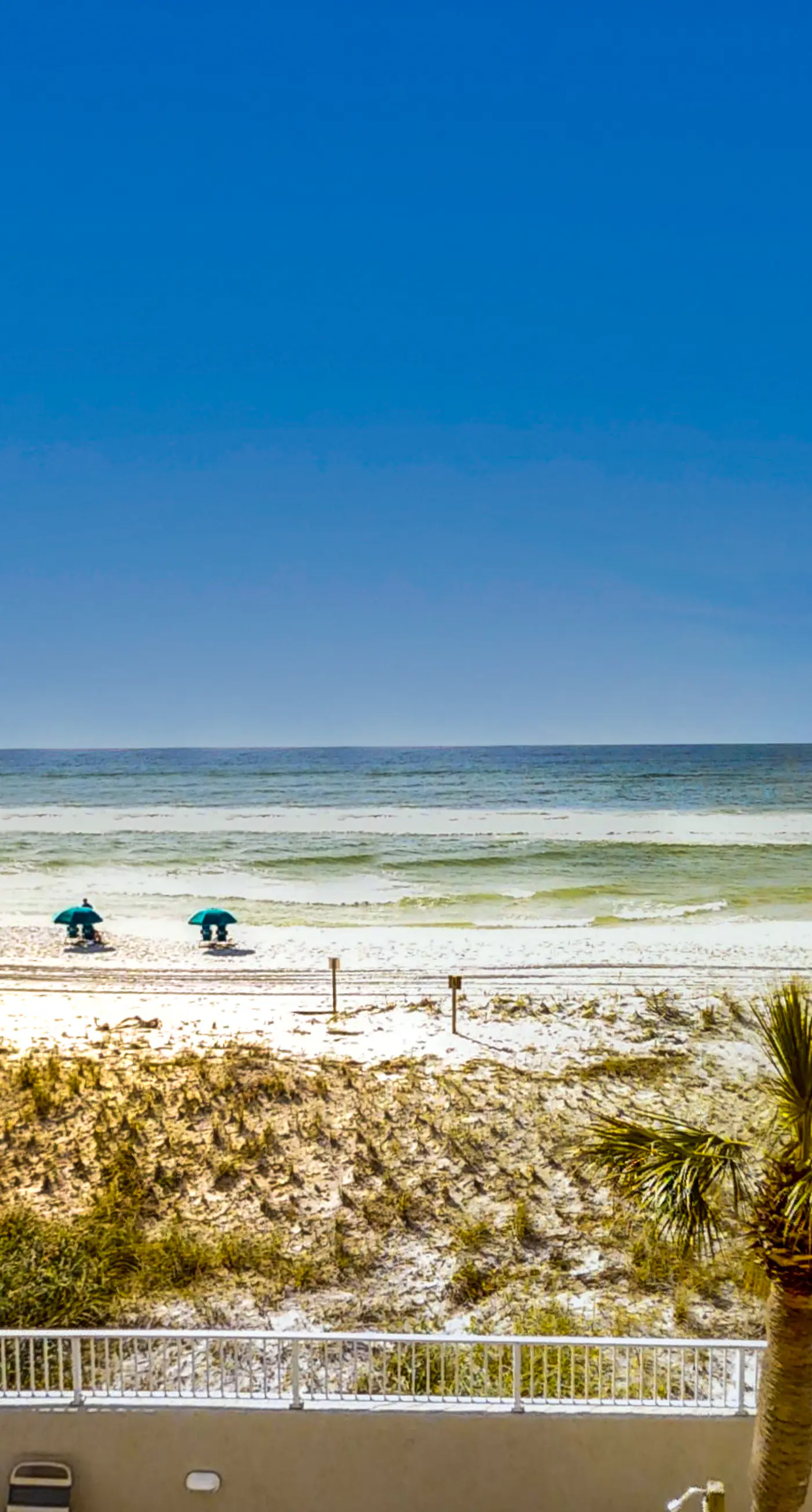 Island Echos 3M. Great beachfront condo with pool & tennis - quick drive to dining