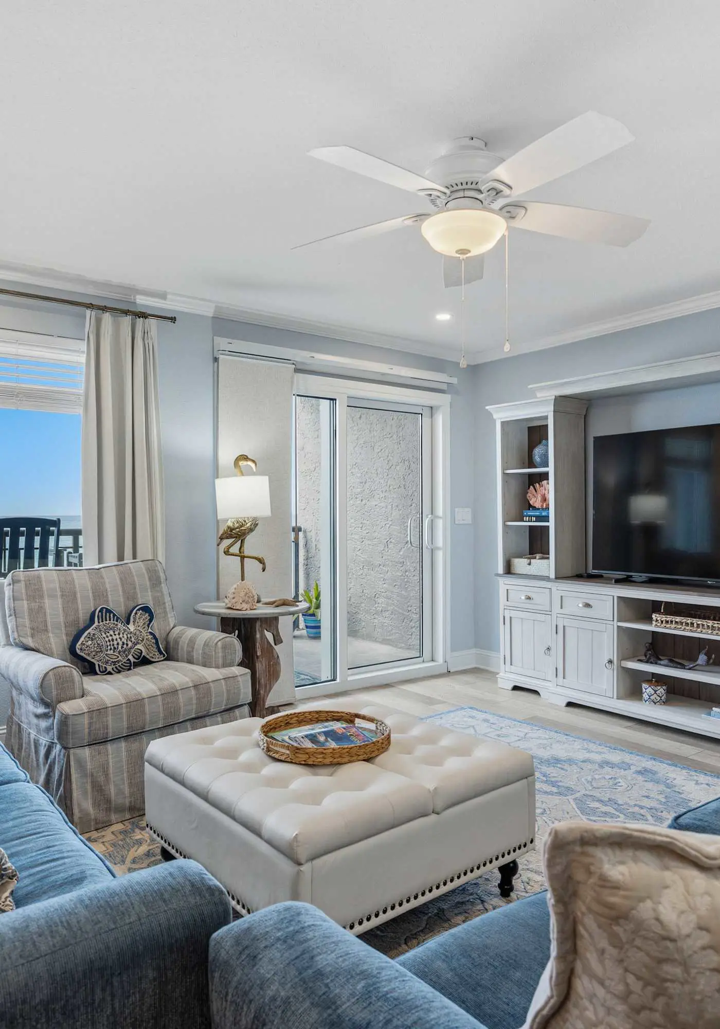 Island Echos 3M. Great beachfront condo with pool & tennis - quick drive to dining