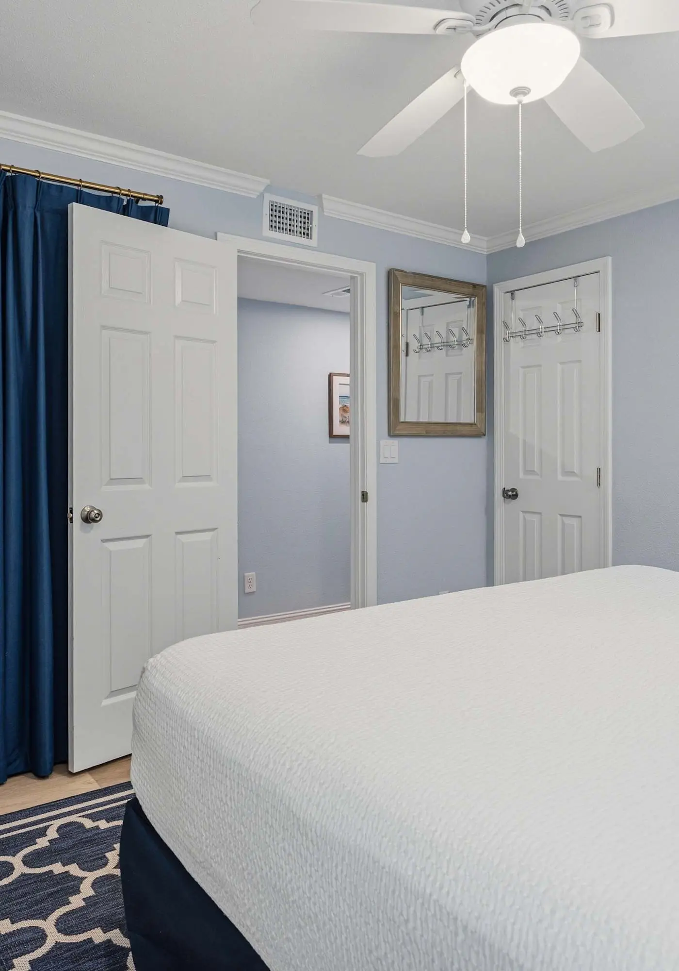 Island Echos 3M. Great beachfront condo with pool & tennis - quick drive to dining