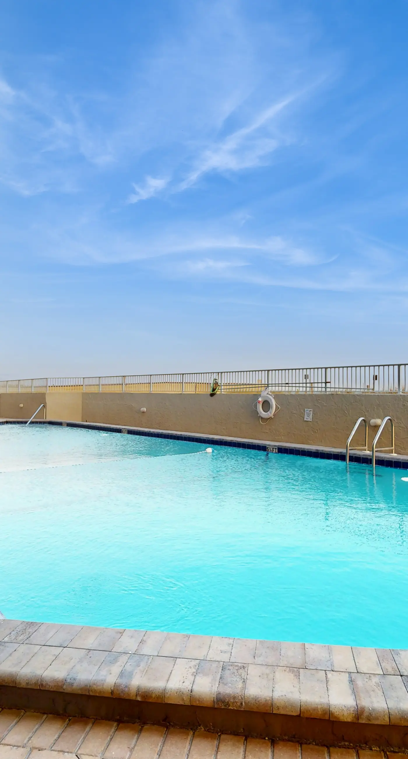 Island Echos 1L. Updated, first-floor, open, airy condo with great views - close to dining