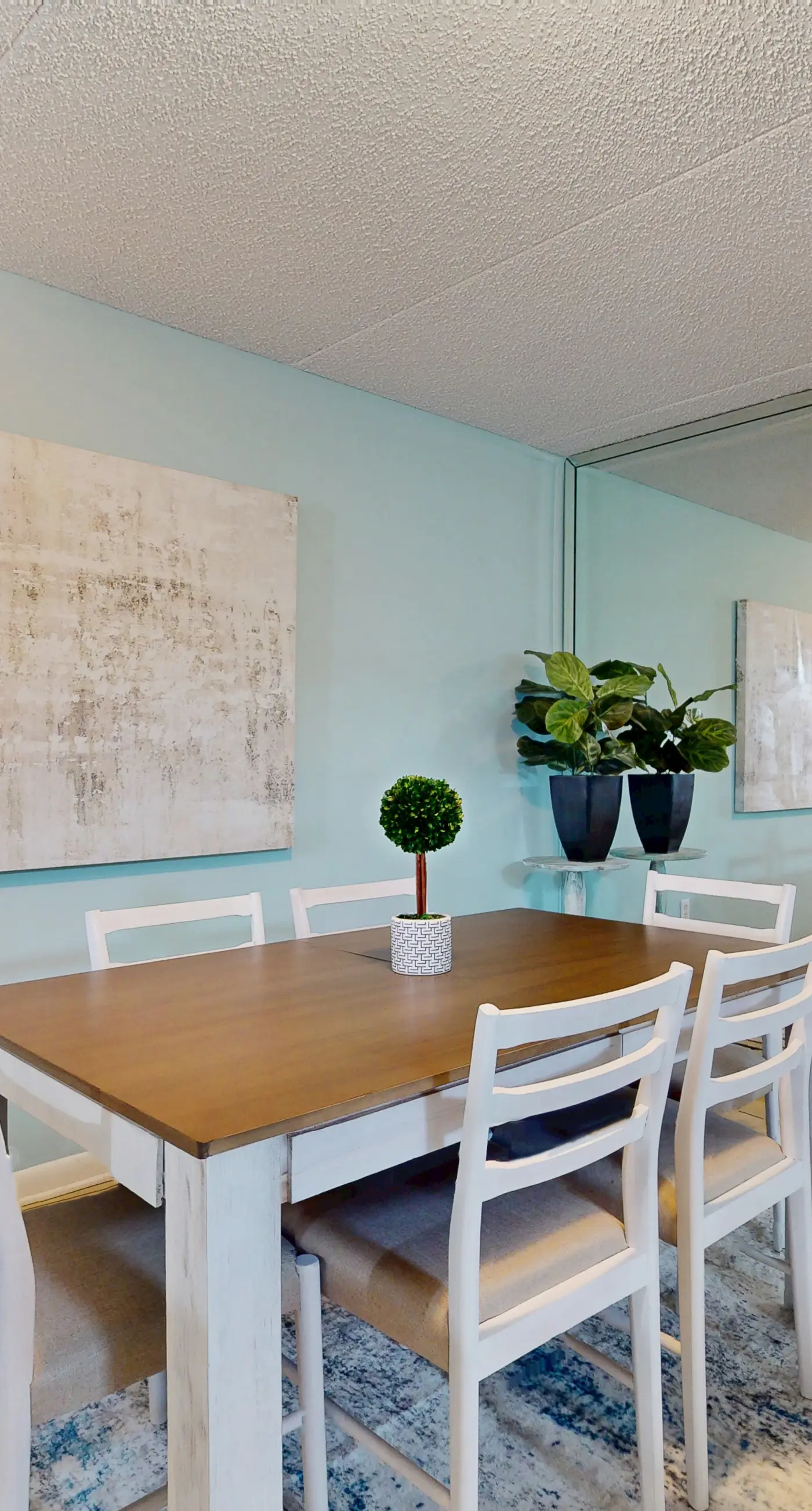 Island Echos 1L. Updated, first-floor, open, airy condo with great views - close to dining