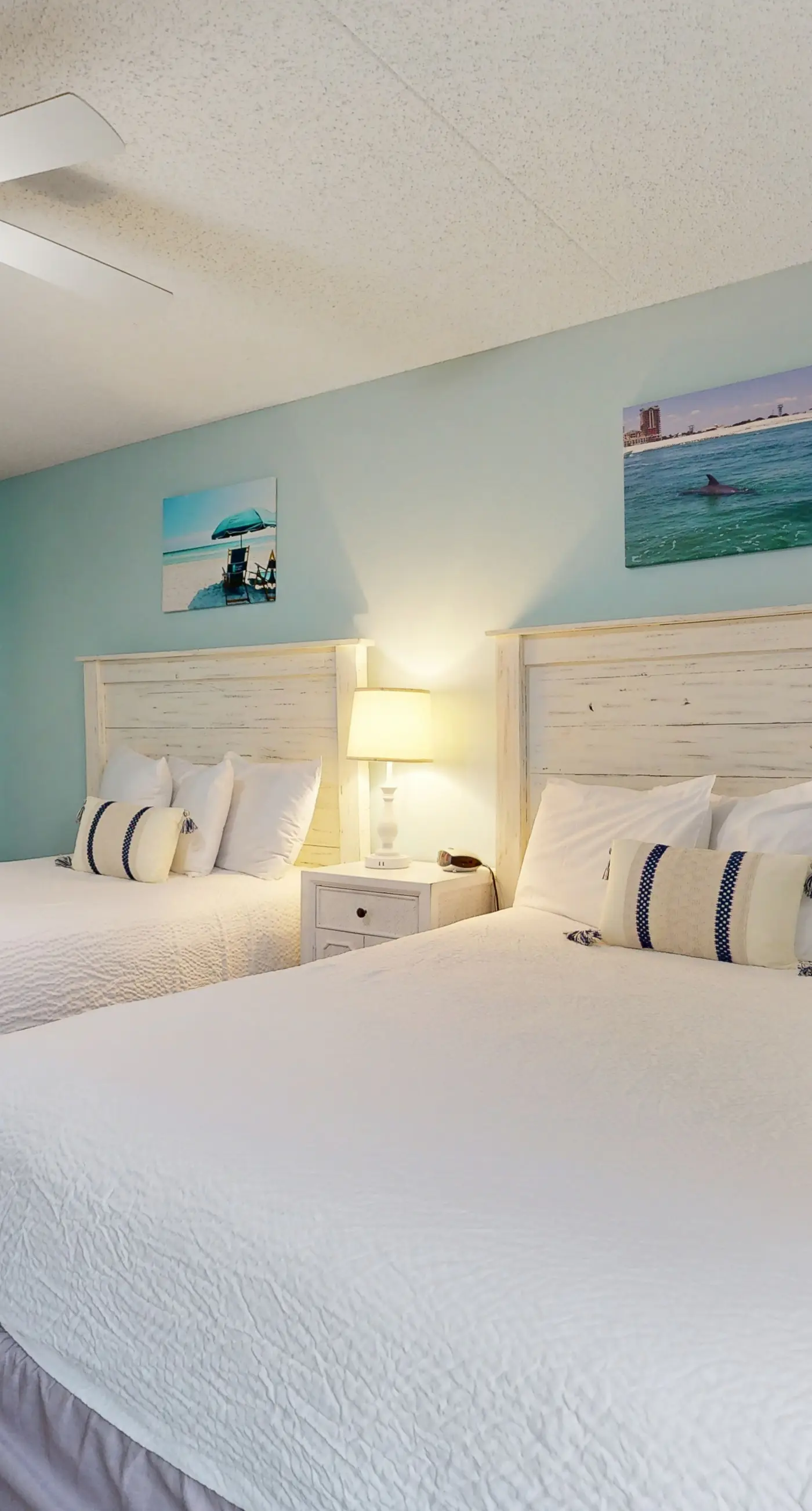 Island Echos 1L. Updated, first-floor, open, airy condo with great views - close to dining