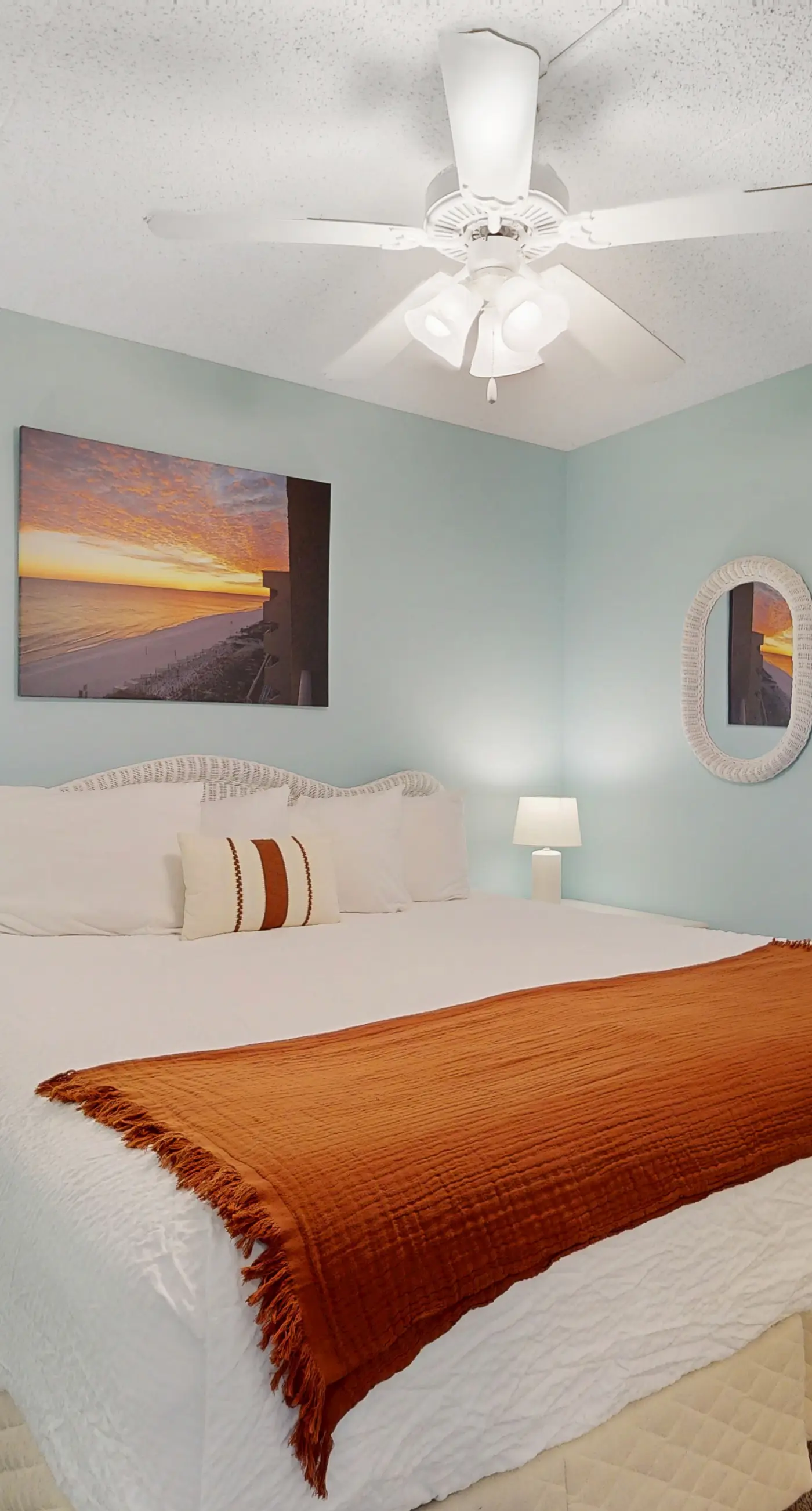 Island Echos 1L. Updated, first-floor, open, airy condo with great views - close to dining