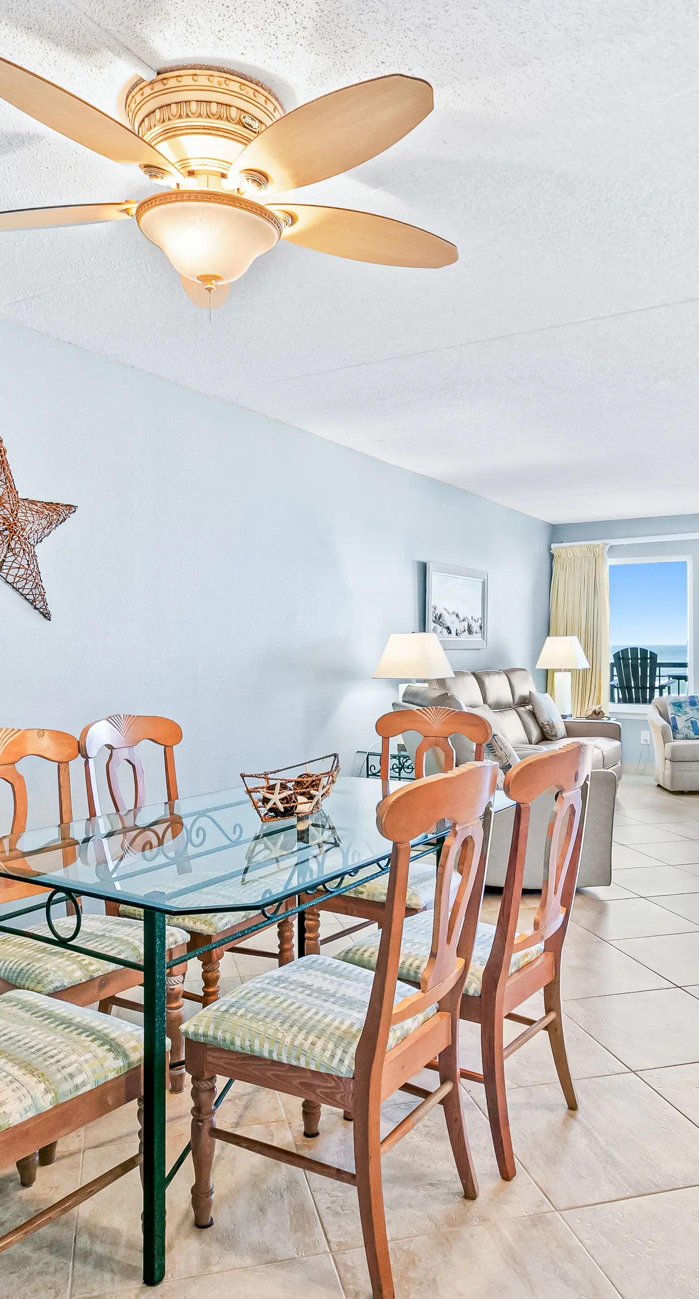 Island Echos 2H  Comfortable beachfront condo with beach service - quick drive to dining